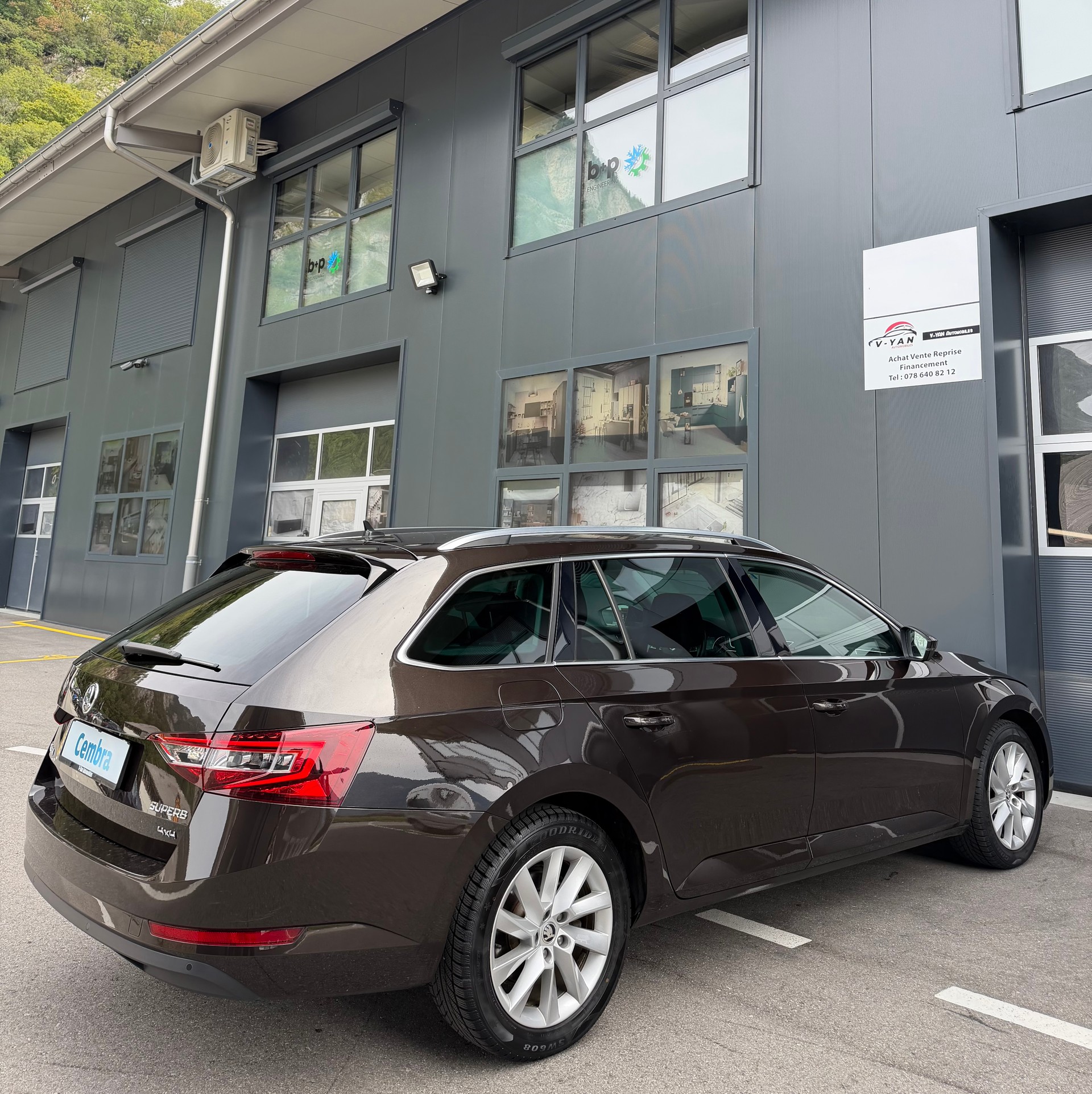 SKODA Superb Combi 2.0 TDi Style 4x4 DSG-image-4
