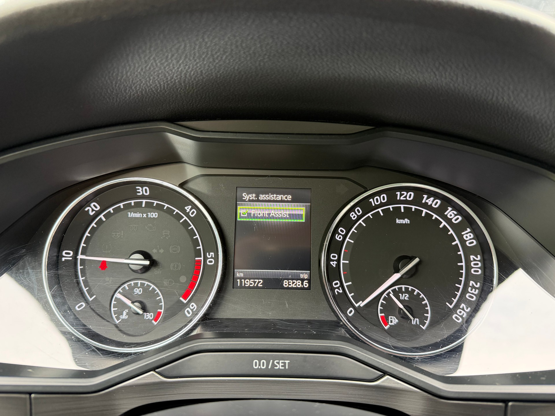 SKODA Superb Combi 2.0 TDi Style 4x4 DSG-image-12