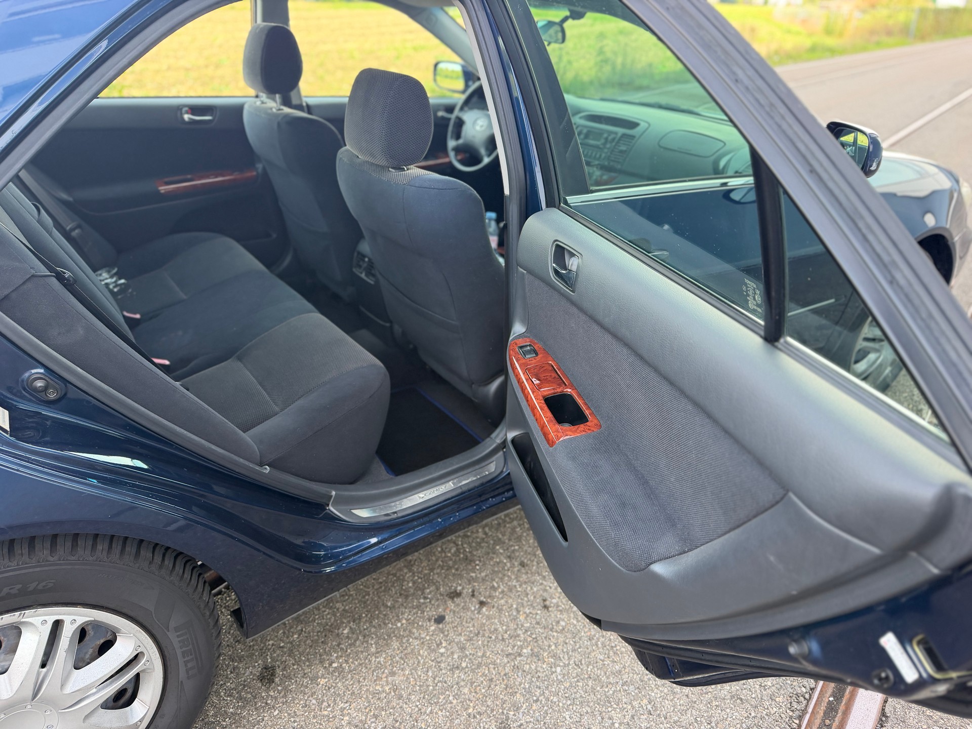 TOYOTA Camry 2.4-image-9