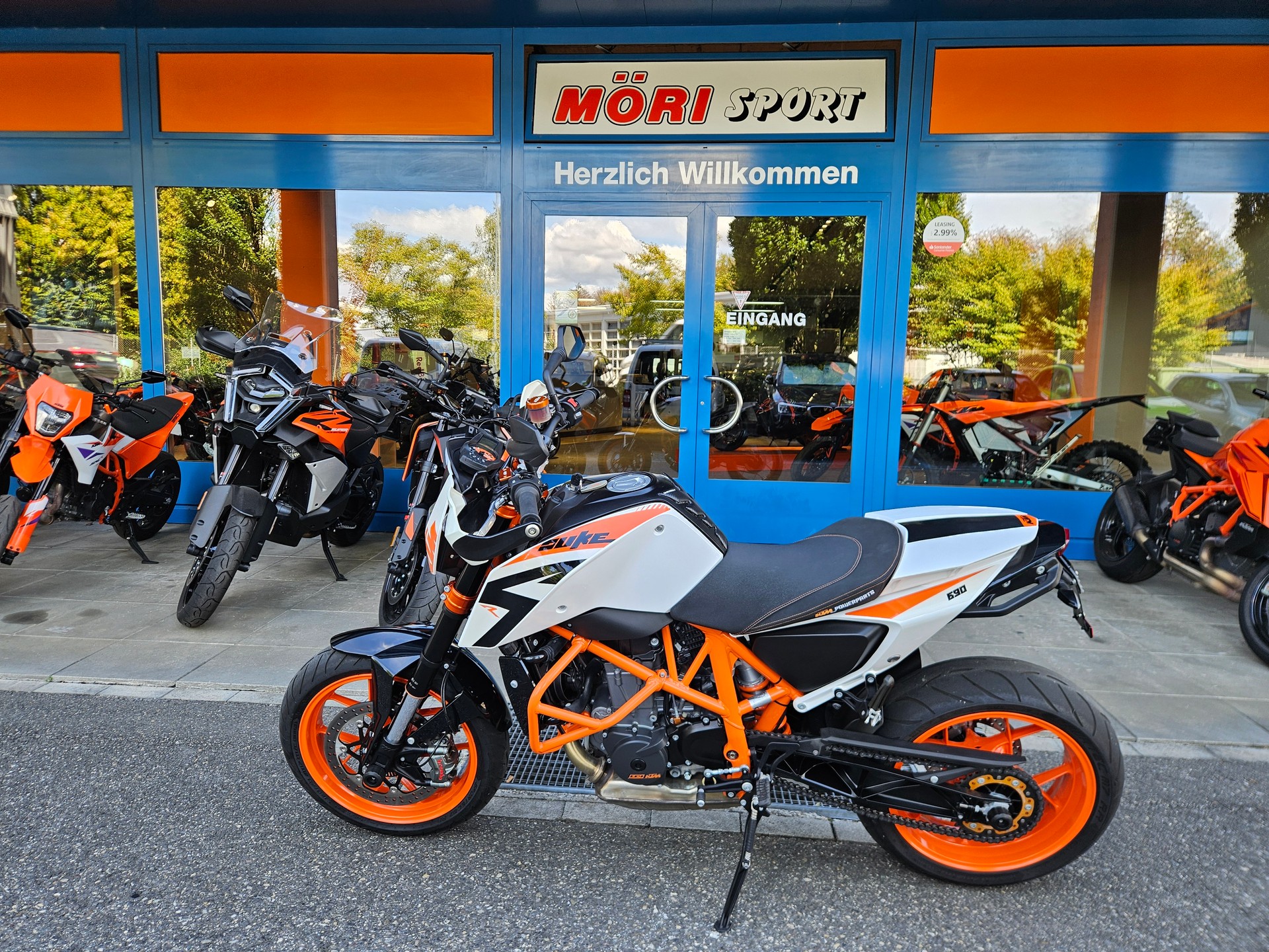 KTM 690 Duke R ABS-showroom-element-3