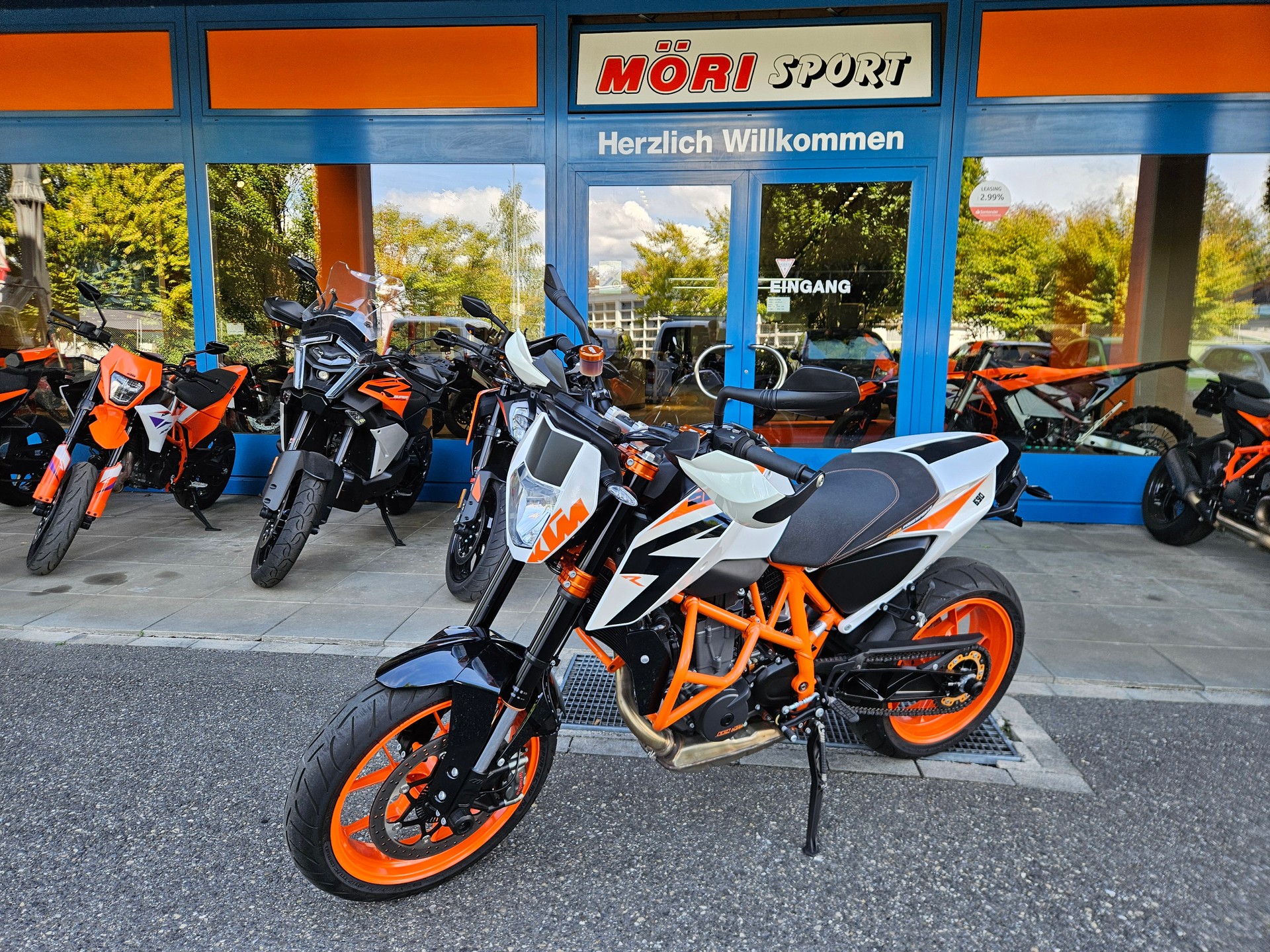 KTM 690 Duke R ABS-showroom-element-2
