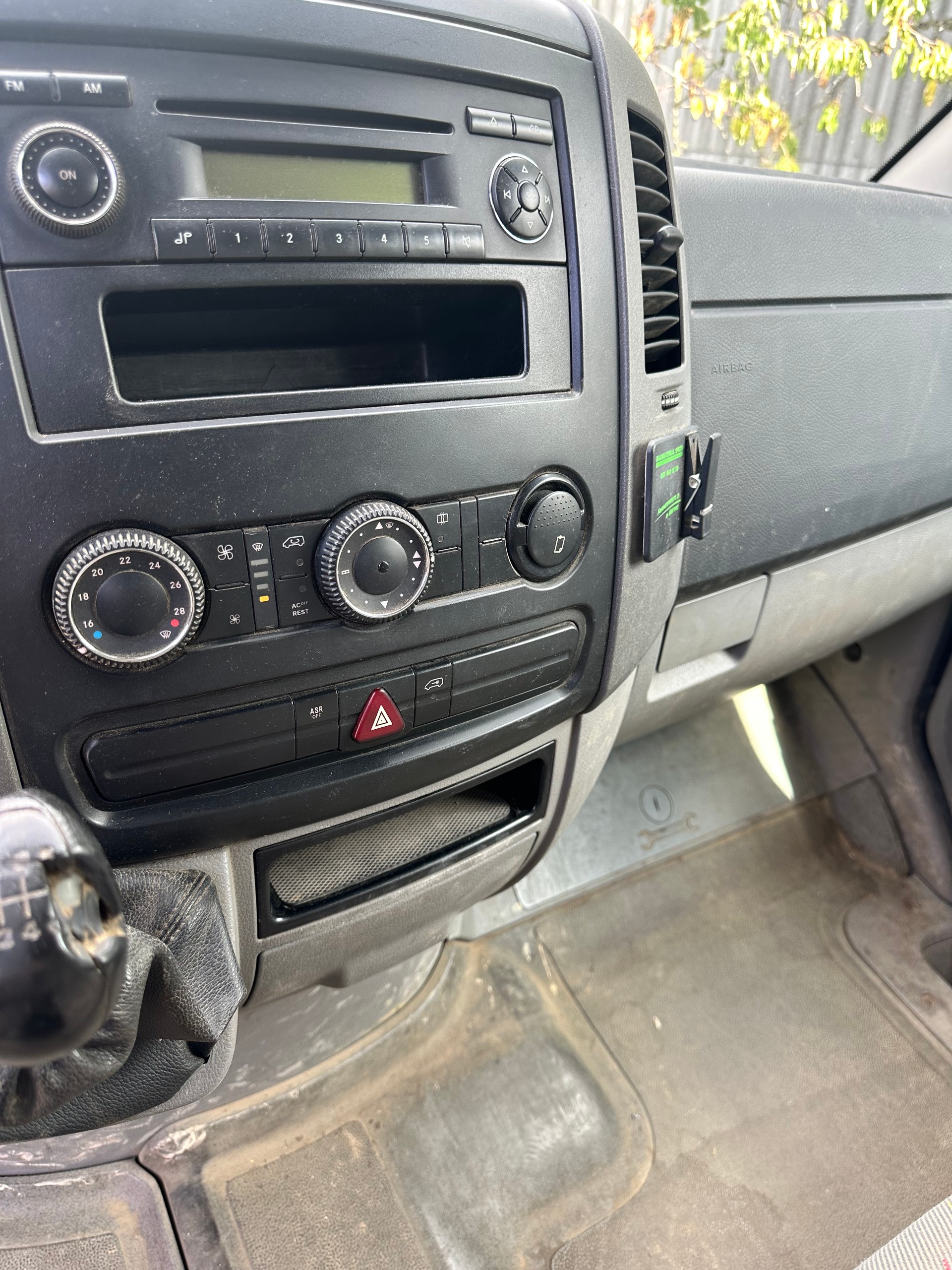 VW Crafter 35 2.5 TDI-image-11