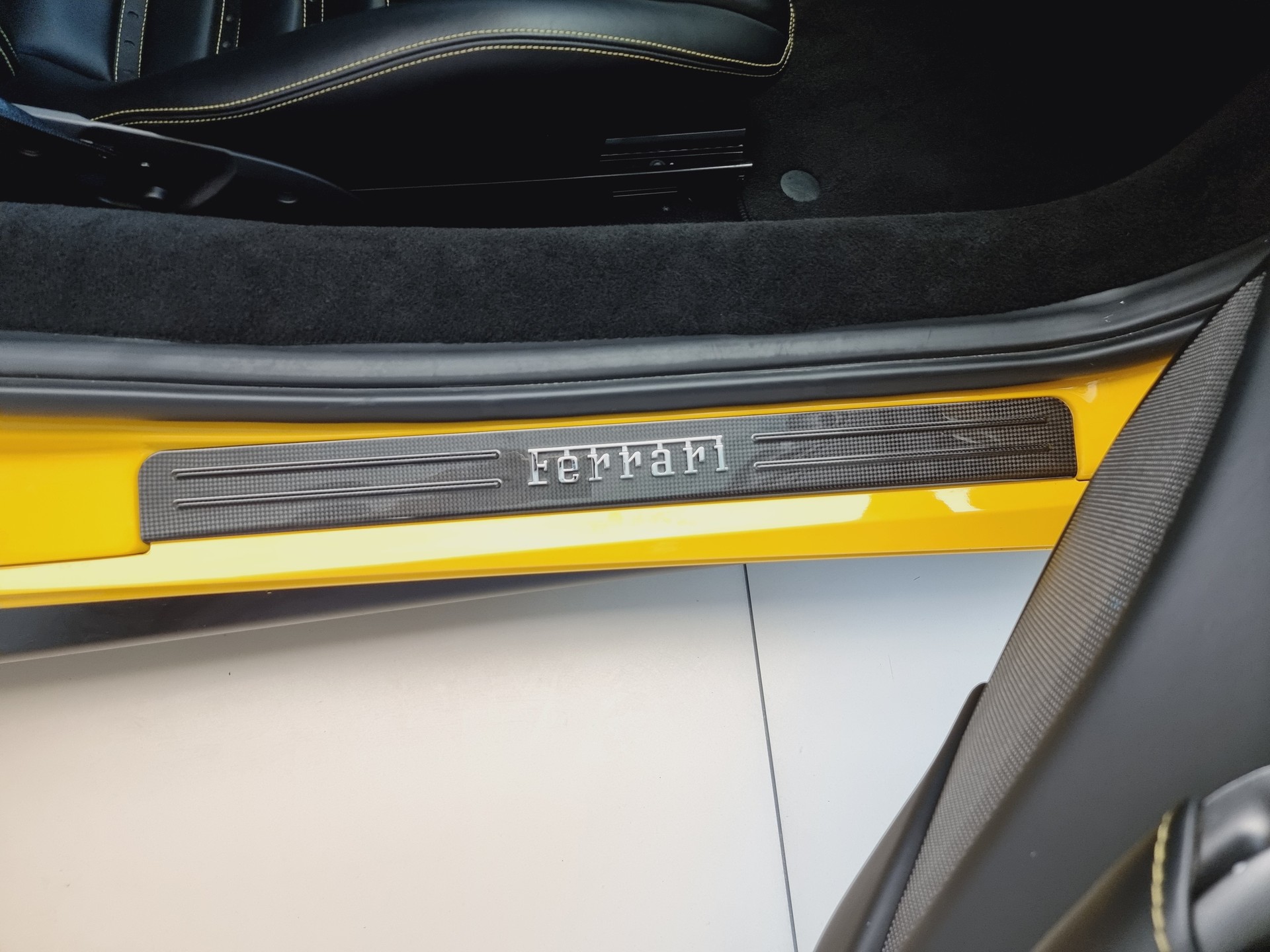 FERRARI 488 GTB-image-13
