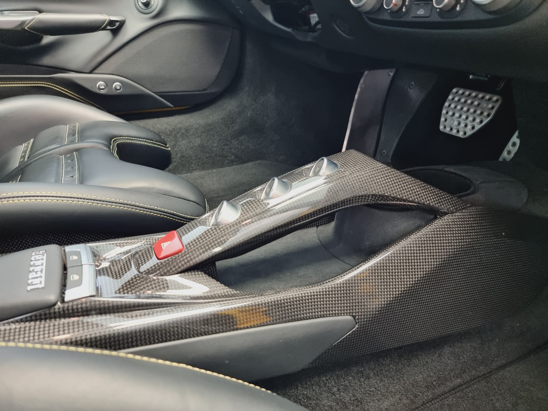 FERRARI 488 GTB-image-15