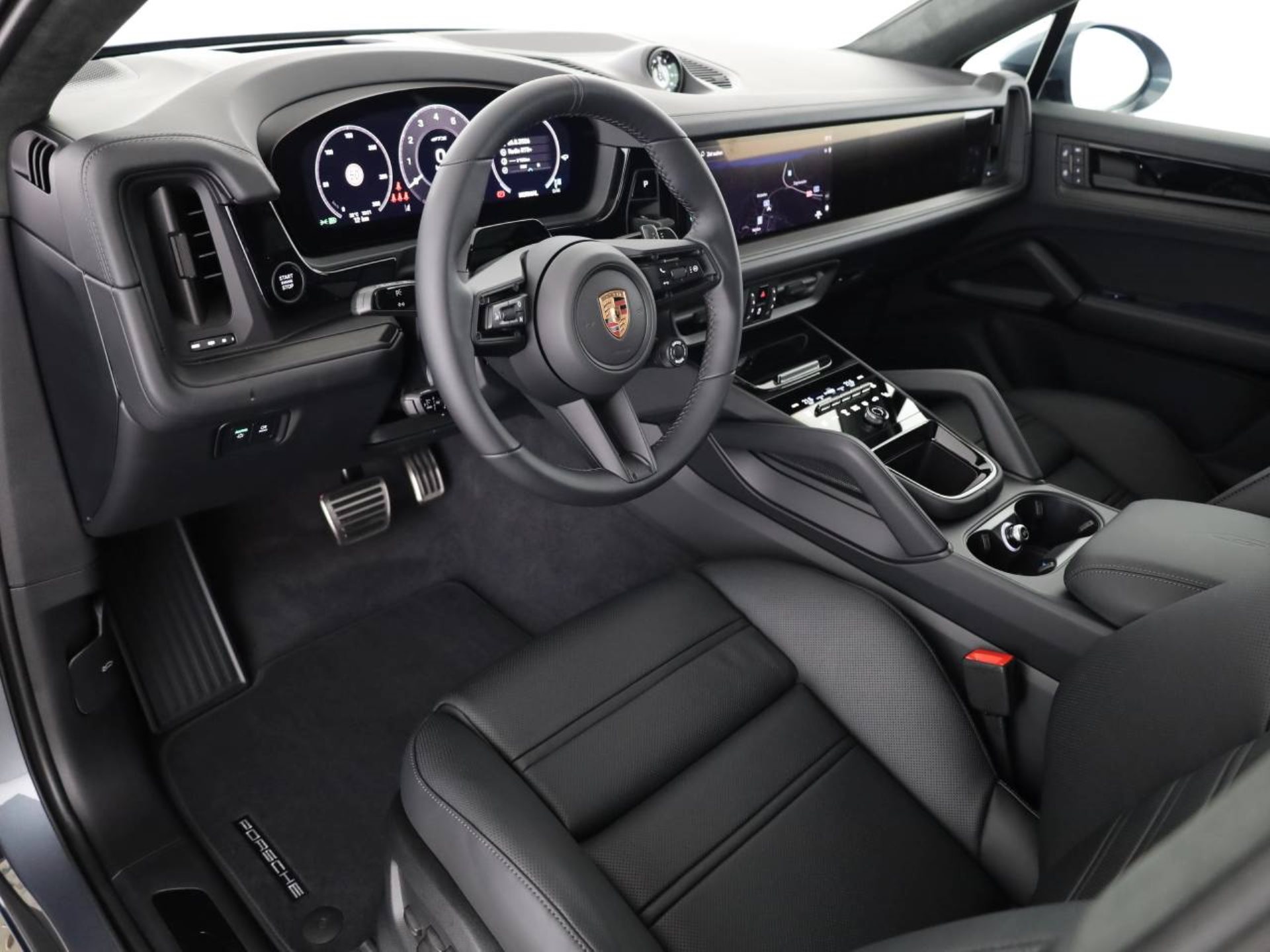 PORSCHE Cayenne GTS Coupé-showroom-element-3
