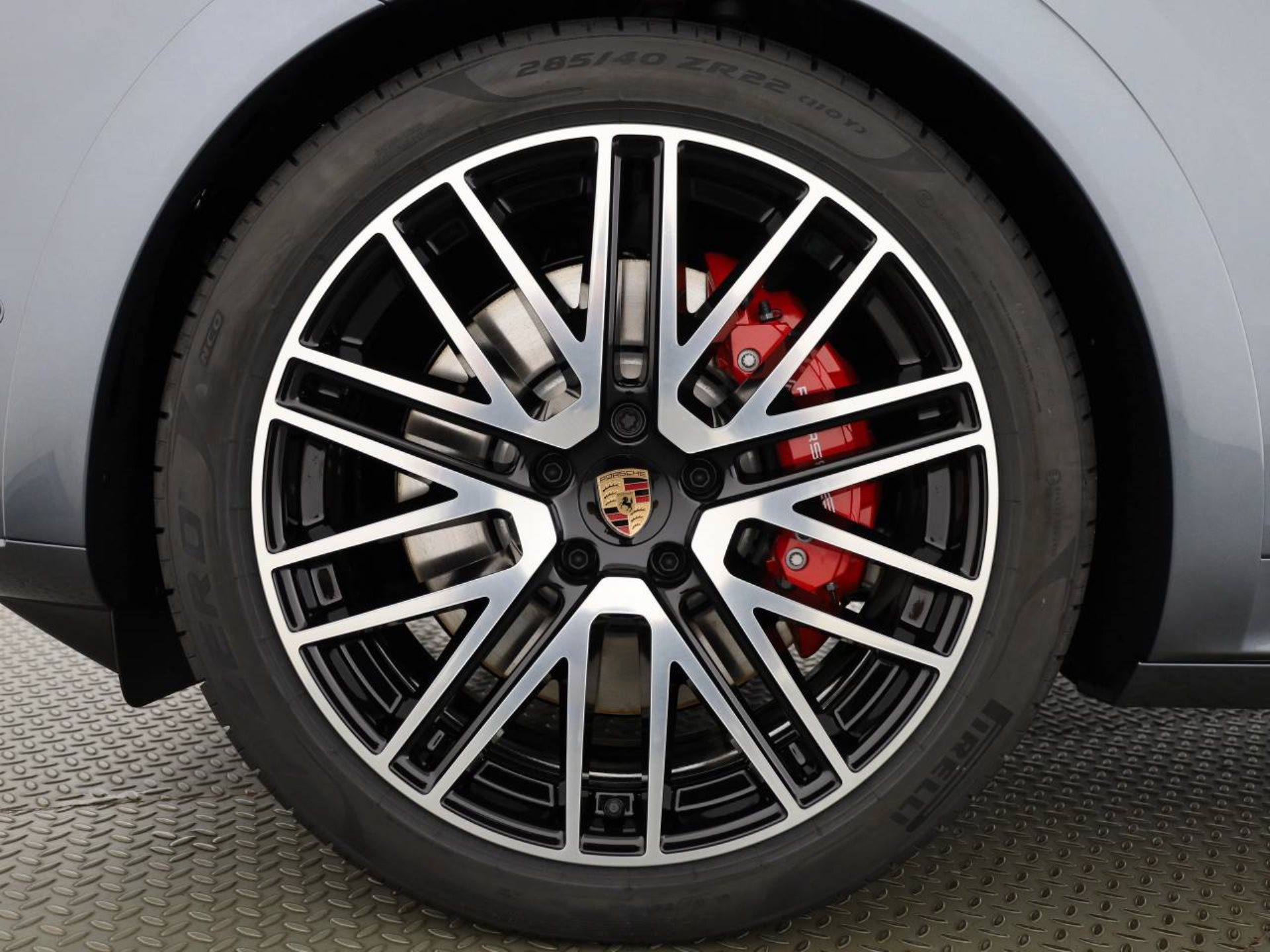 PORSCHE Cayenne GTS Coupé-image-8