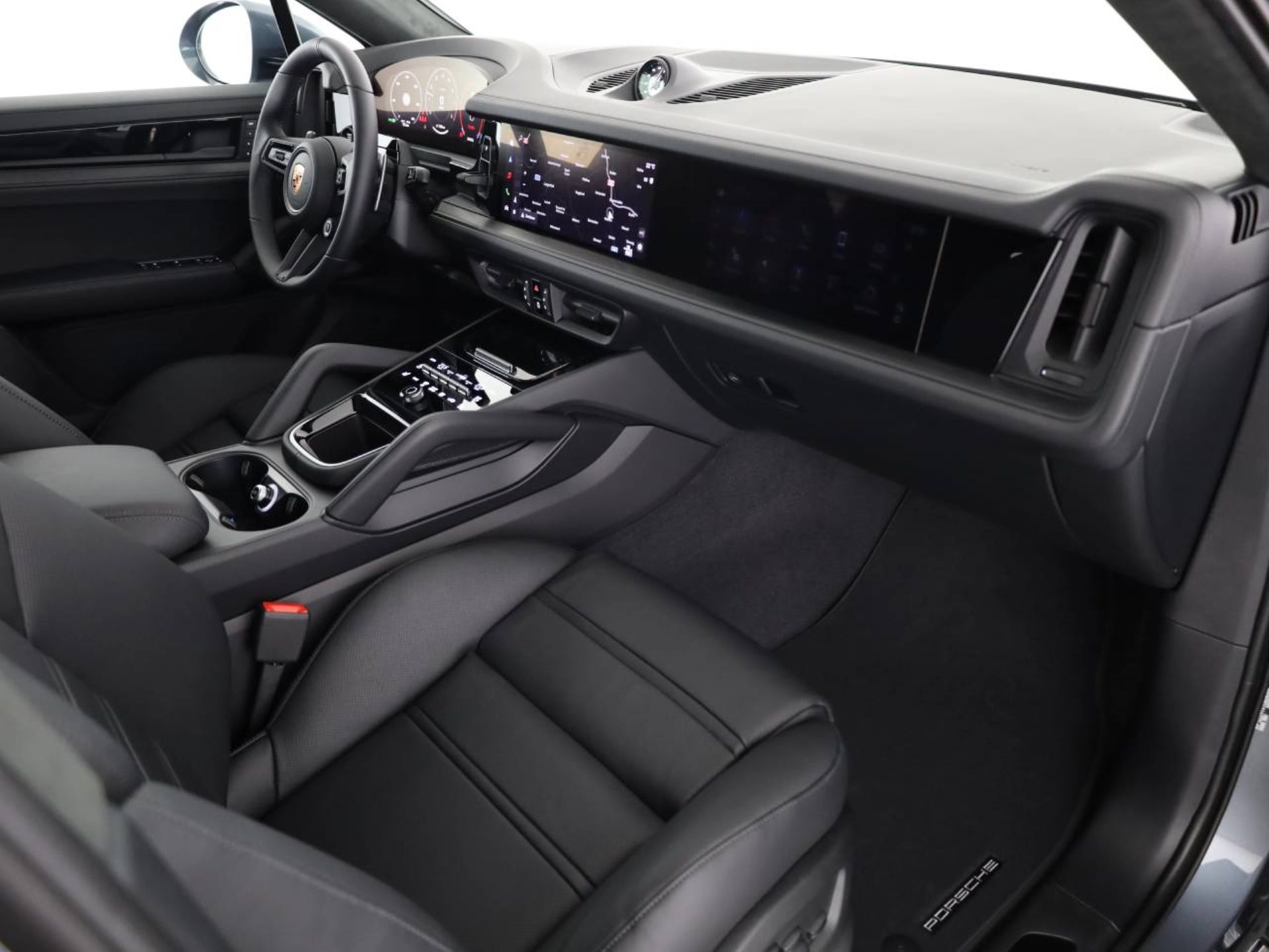 PORSCHE Cayenne GTS Coupé-image-15