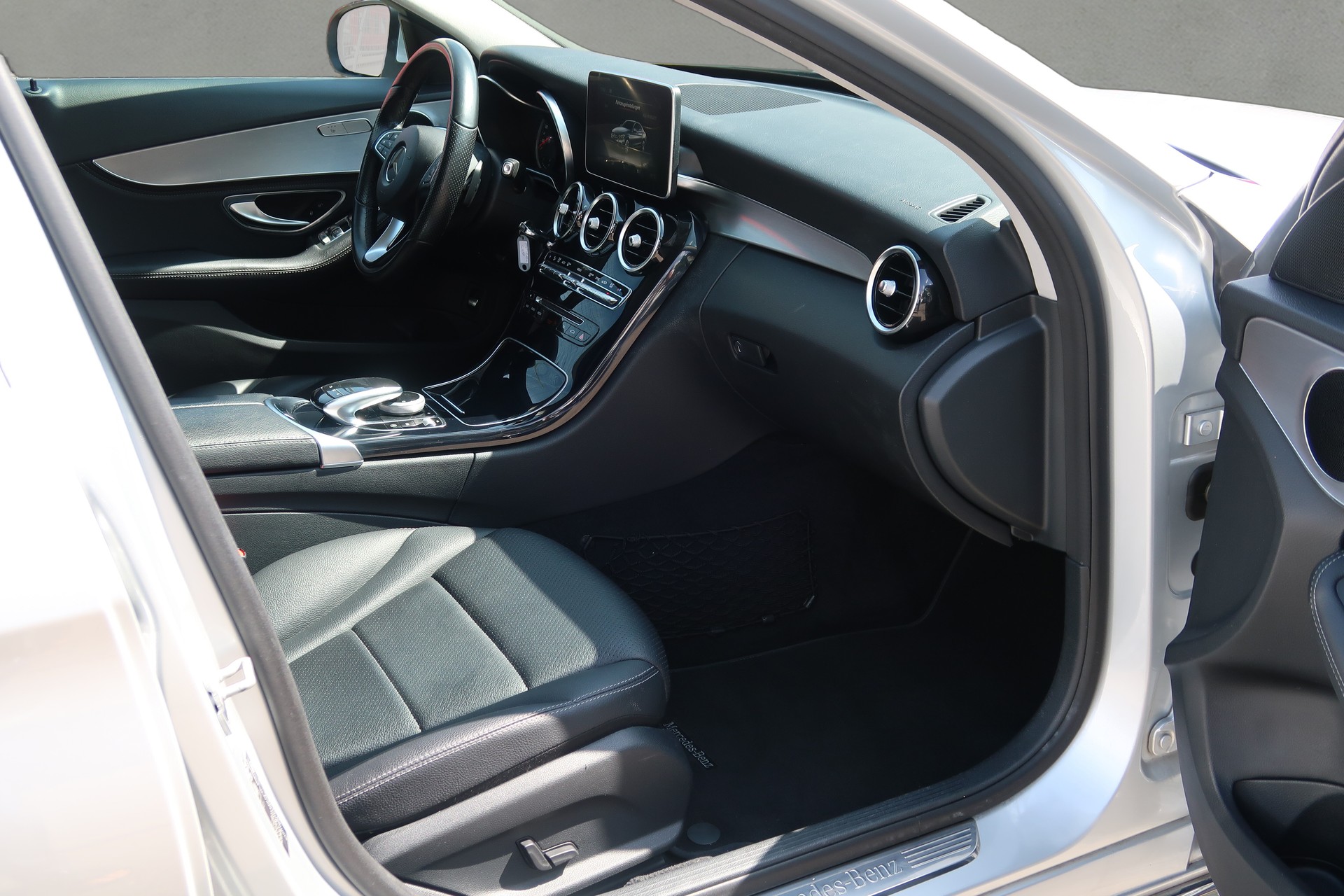 MERCEDES-BENZ C 250 BlueTEC Avantgarde 4Matic 7G-Tronic-image-8