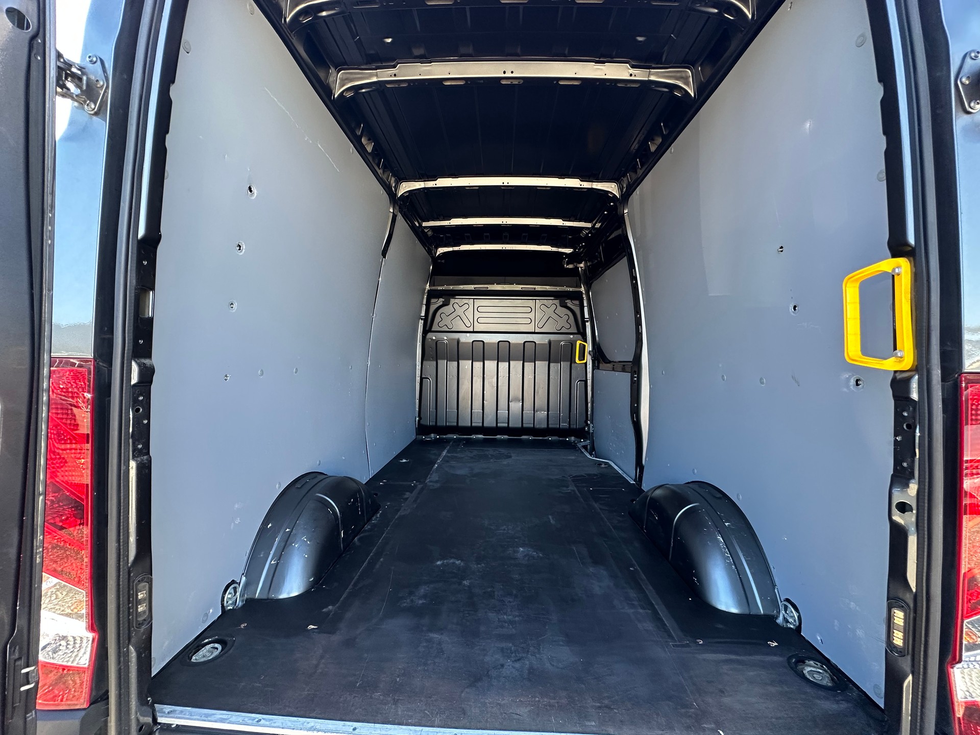 IVECO 35 S 18H V Eco-image-6