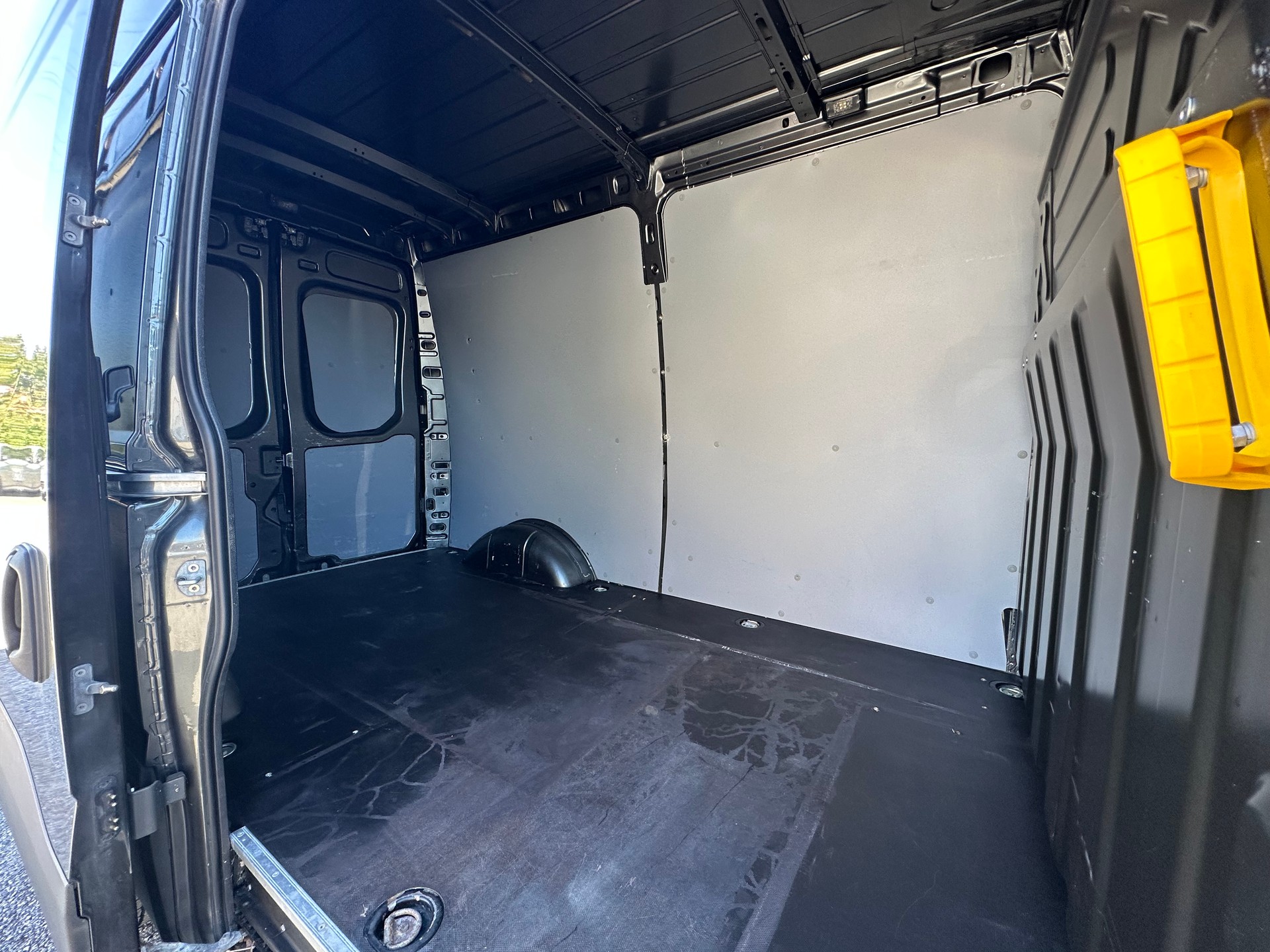 IVECO 35 S 18H V Eco-image-3