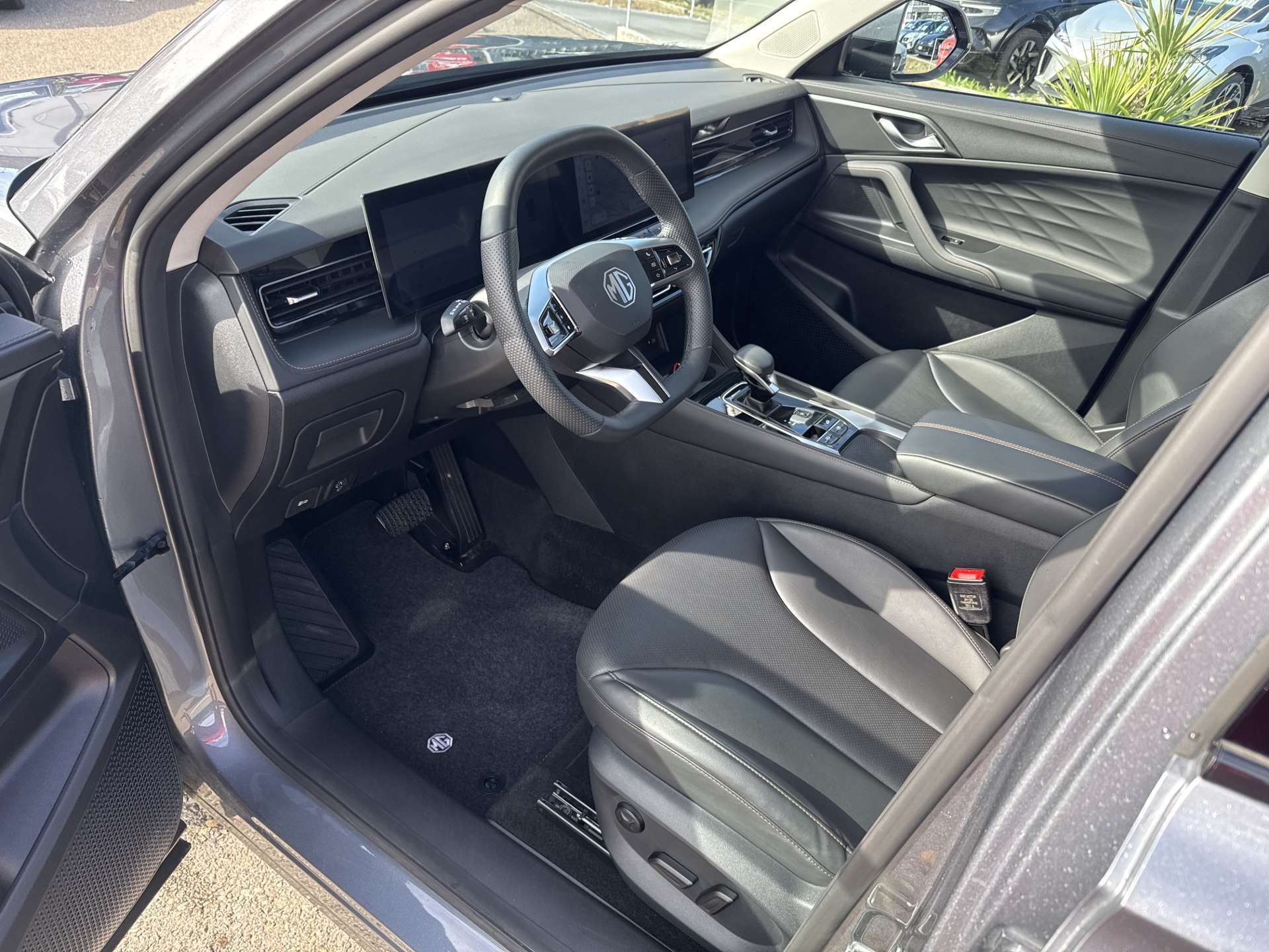 MG HS 1.5 T Luxury Automat 170PS-image-4