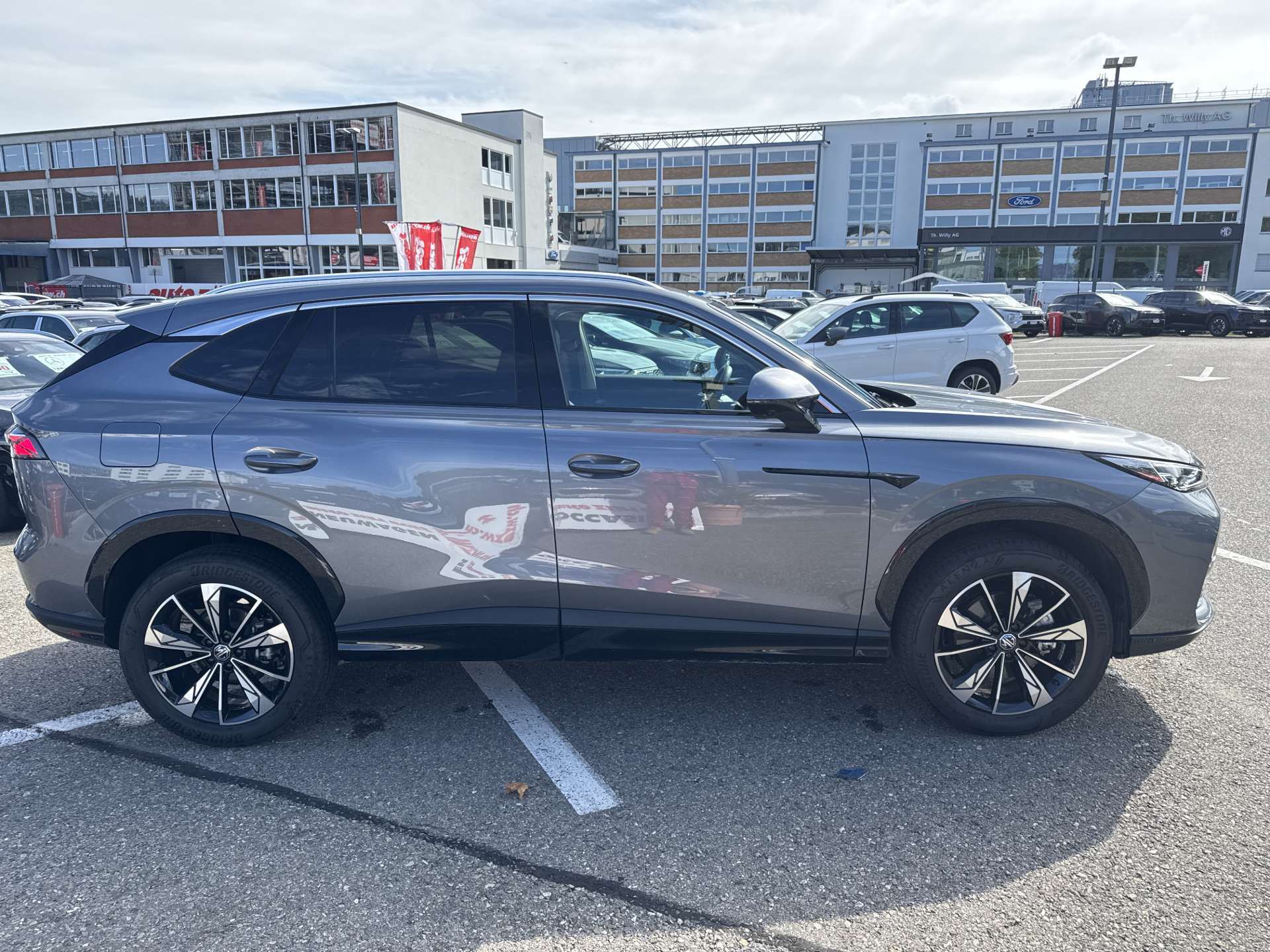 MG HS 1.5 T Luxury Automat 170PS-image-9