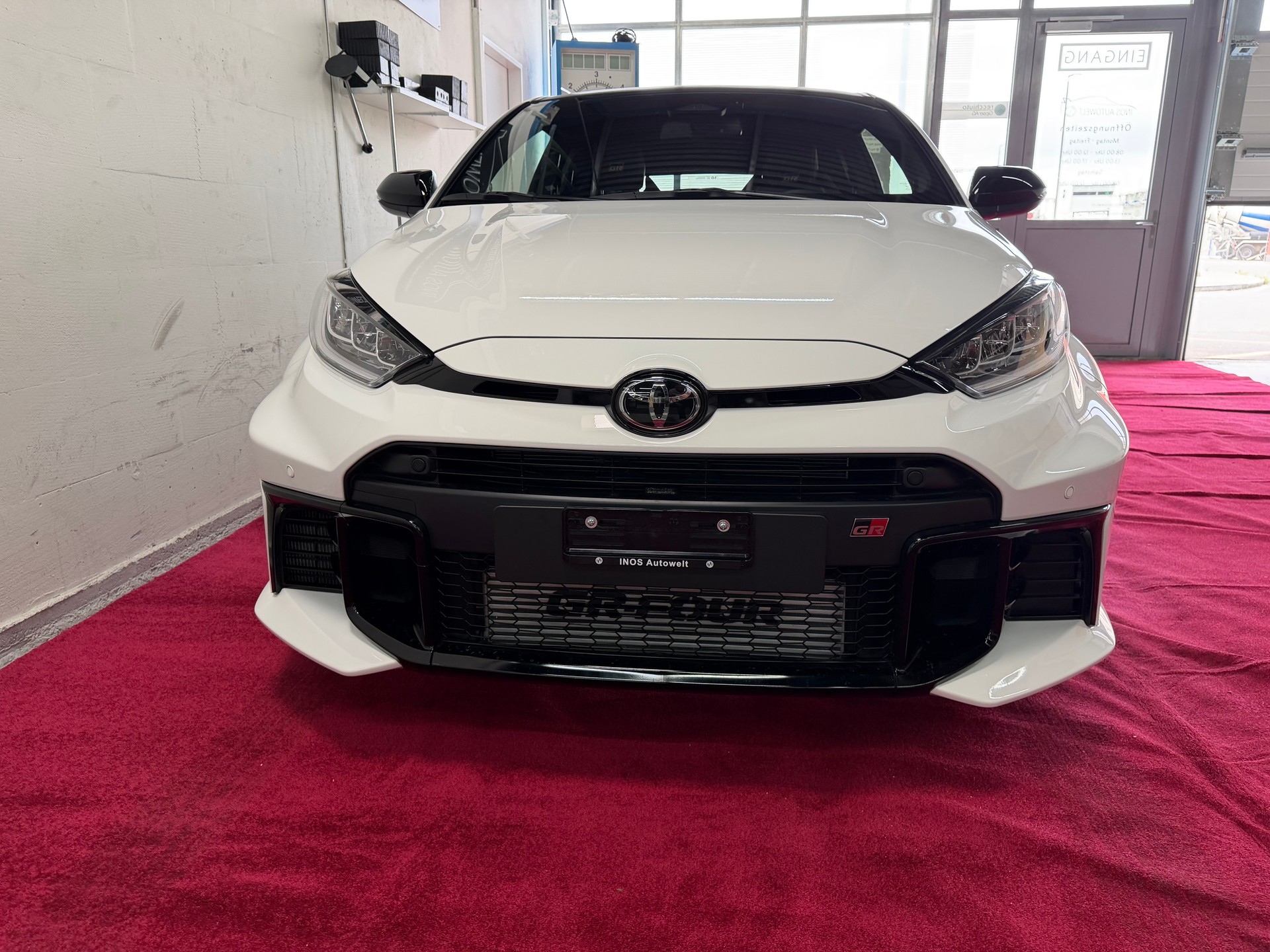 TOYOTA Yaris 1.6 GR Sport A-image-1