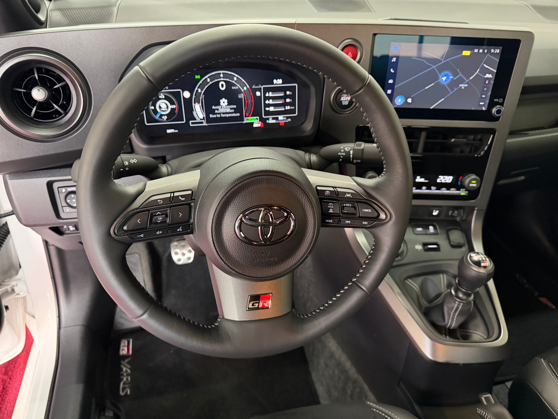 TOYOTA Yaris 1.6 GR Sport A-image-8