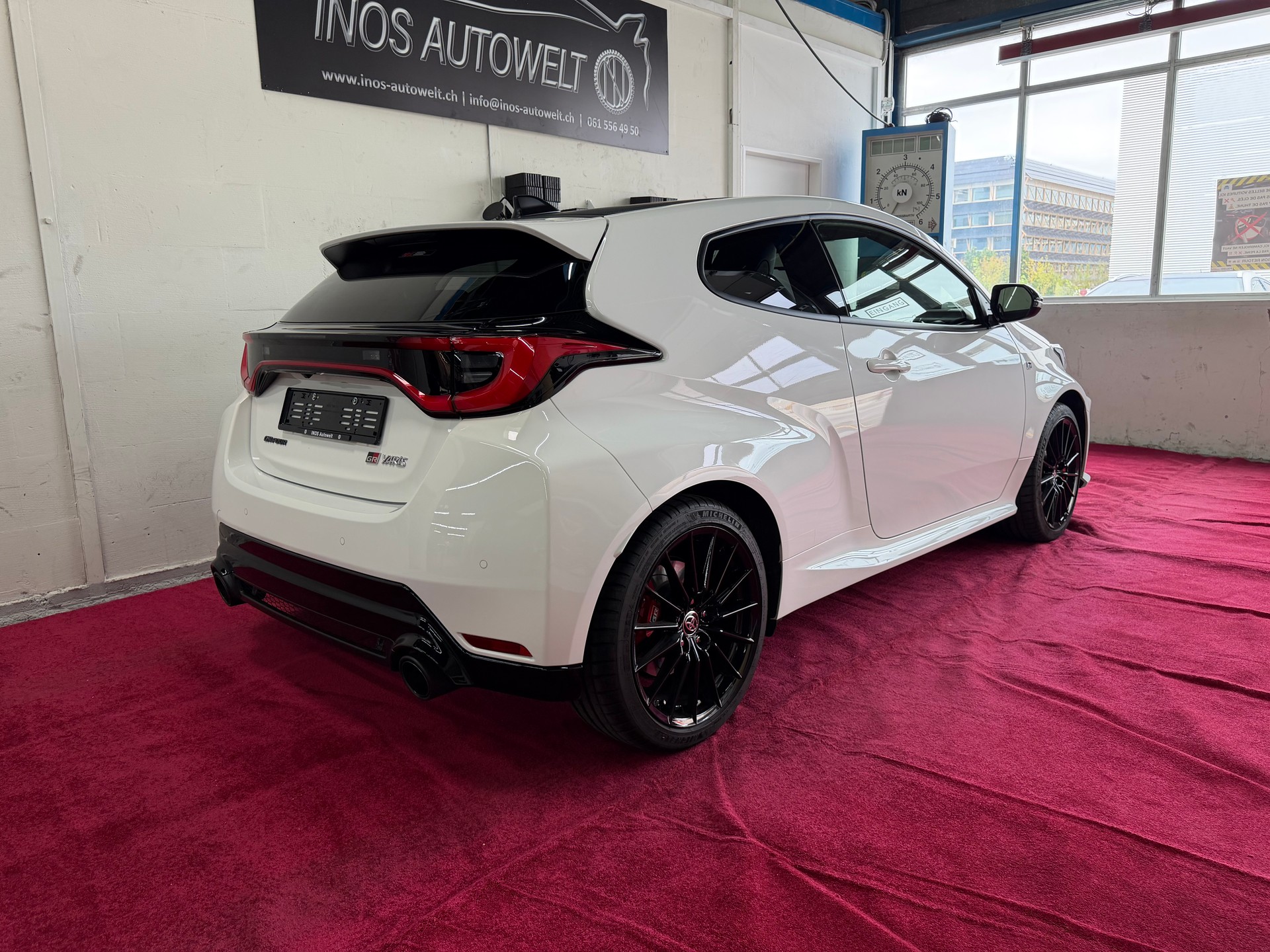 TOYOTA Yaris 1.6 GR Sport A-image-4