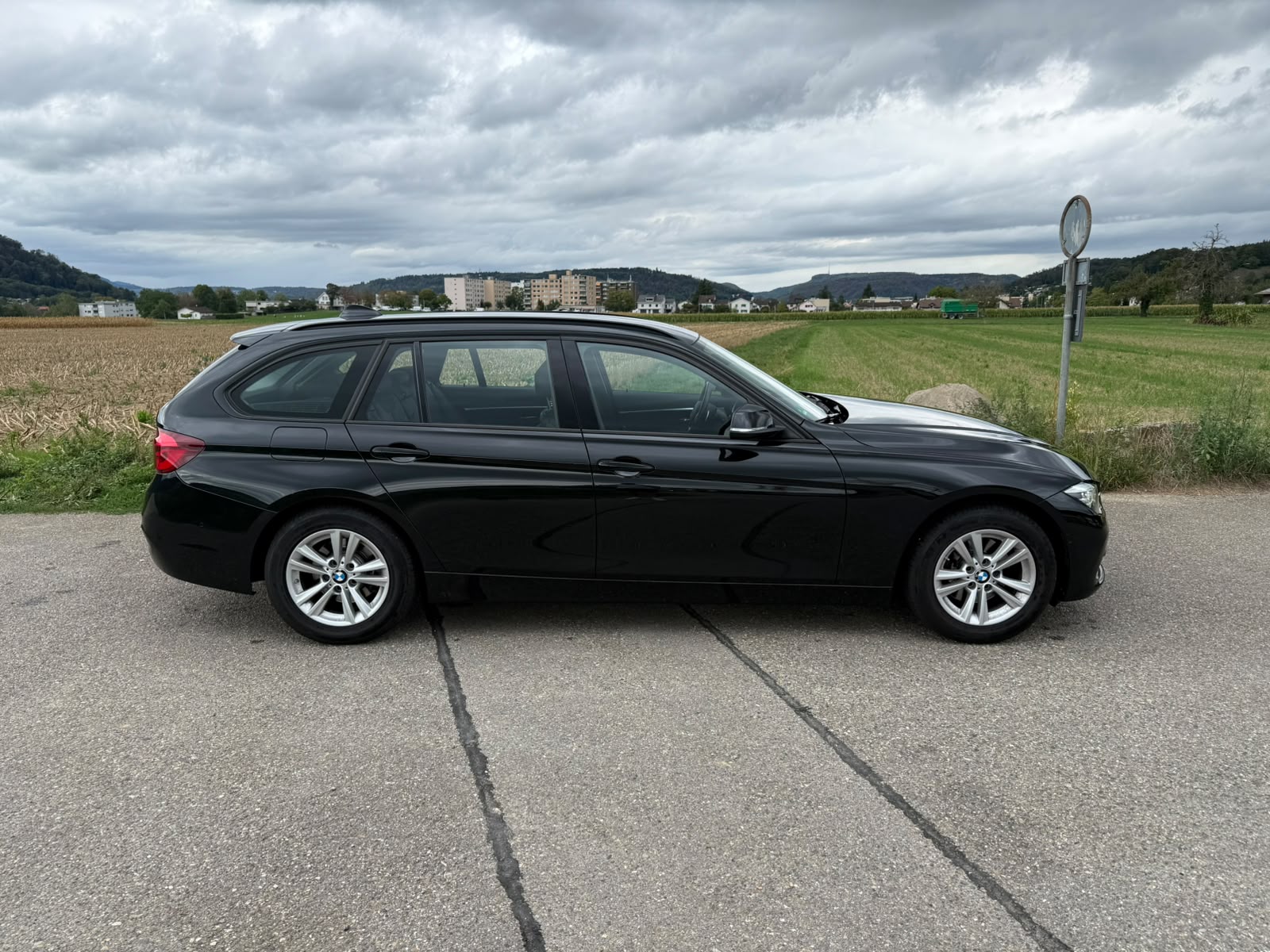 BMW 320d Touring Modern Line Steptronic-image-5