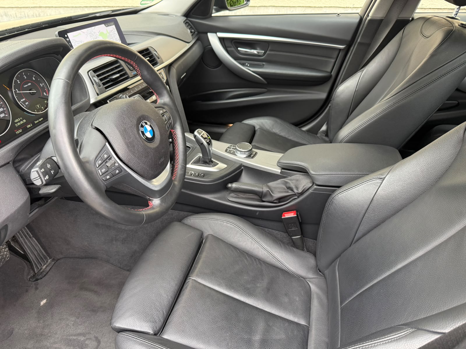 BMW 320d Touring Modern Line Steptronic-image-8