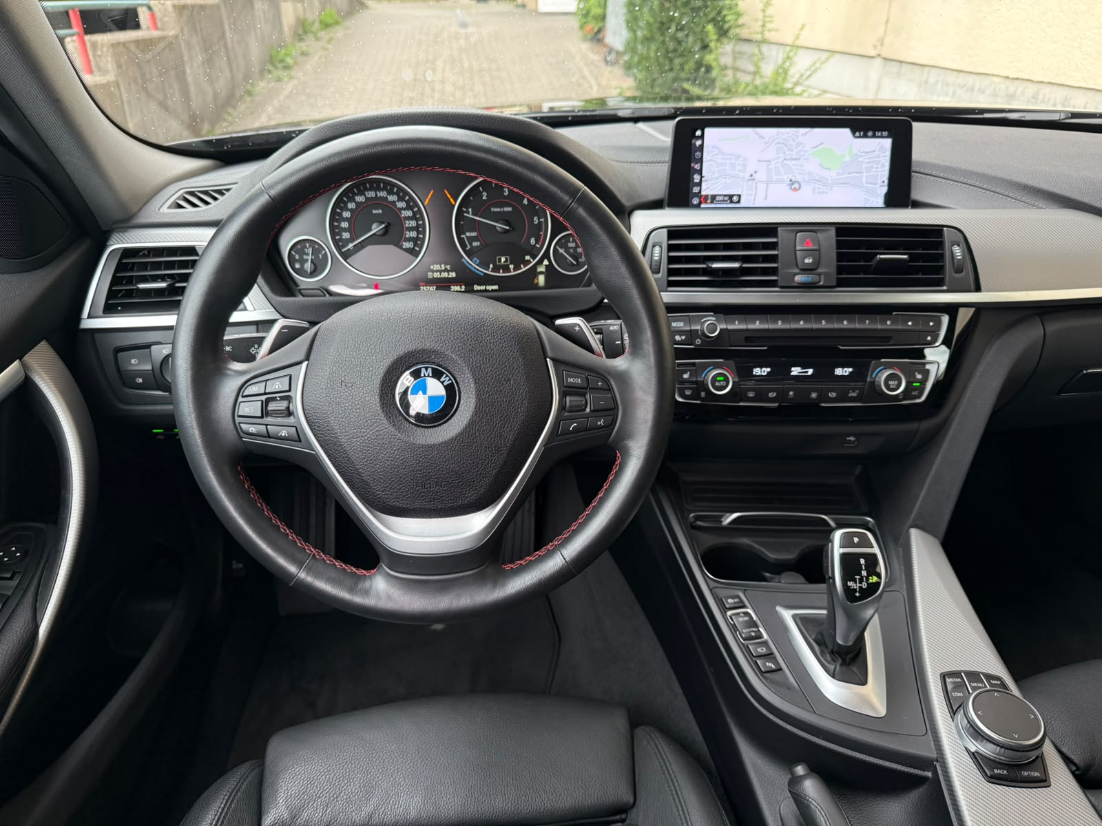 BMW 320d Touring Modern Line Steptronic-image-10
