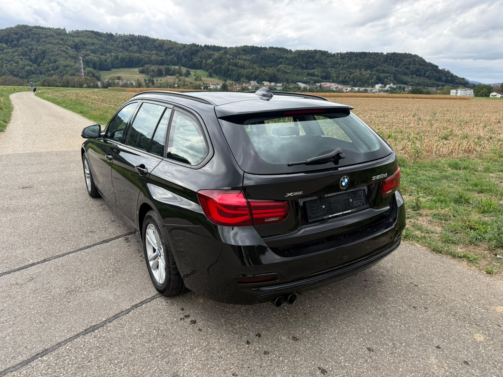 BMW 320d Touring Modern Line Steptronic-image-2