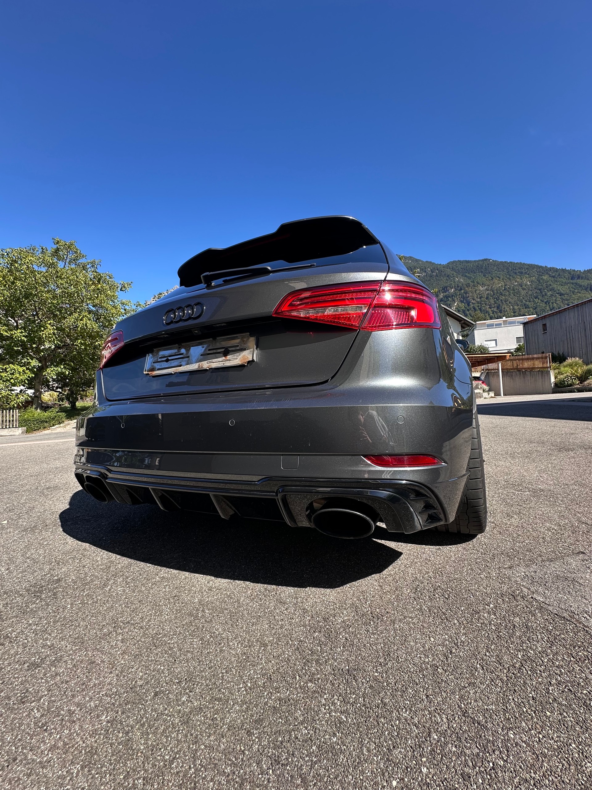 AUDI 2.5 T FSI quattro S-Tronic-image-4