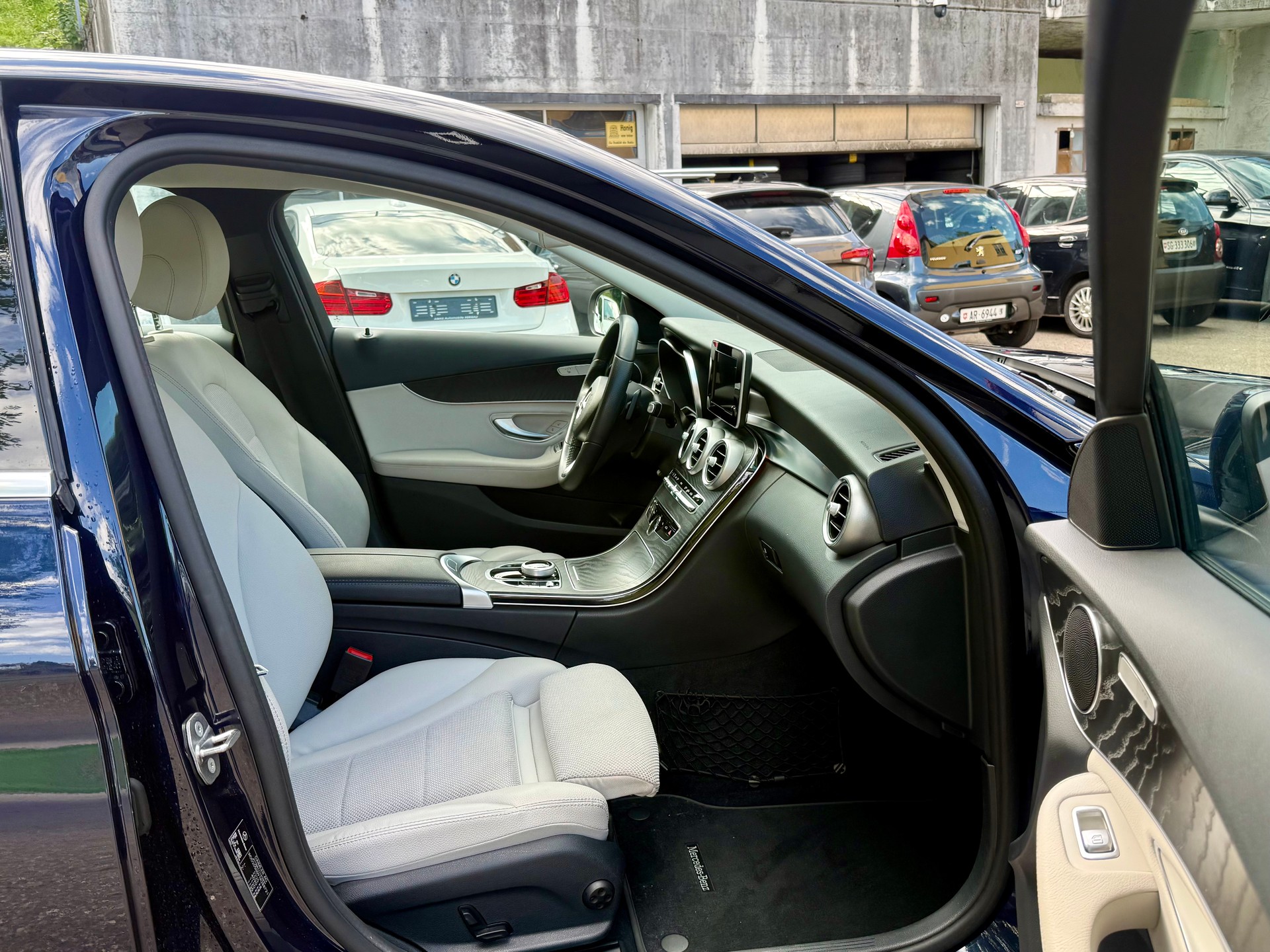 MERCEDES-BENZ C 250 BlueTEC 4Matic 7G-Tronic-image-11