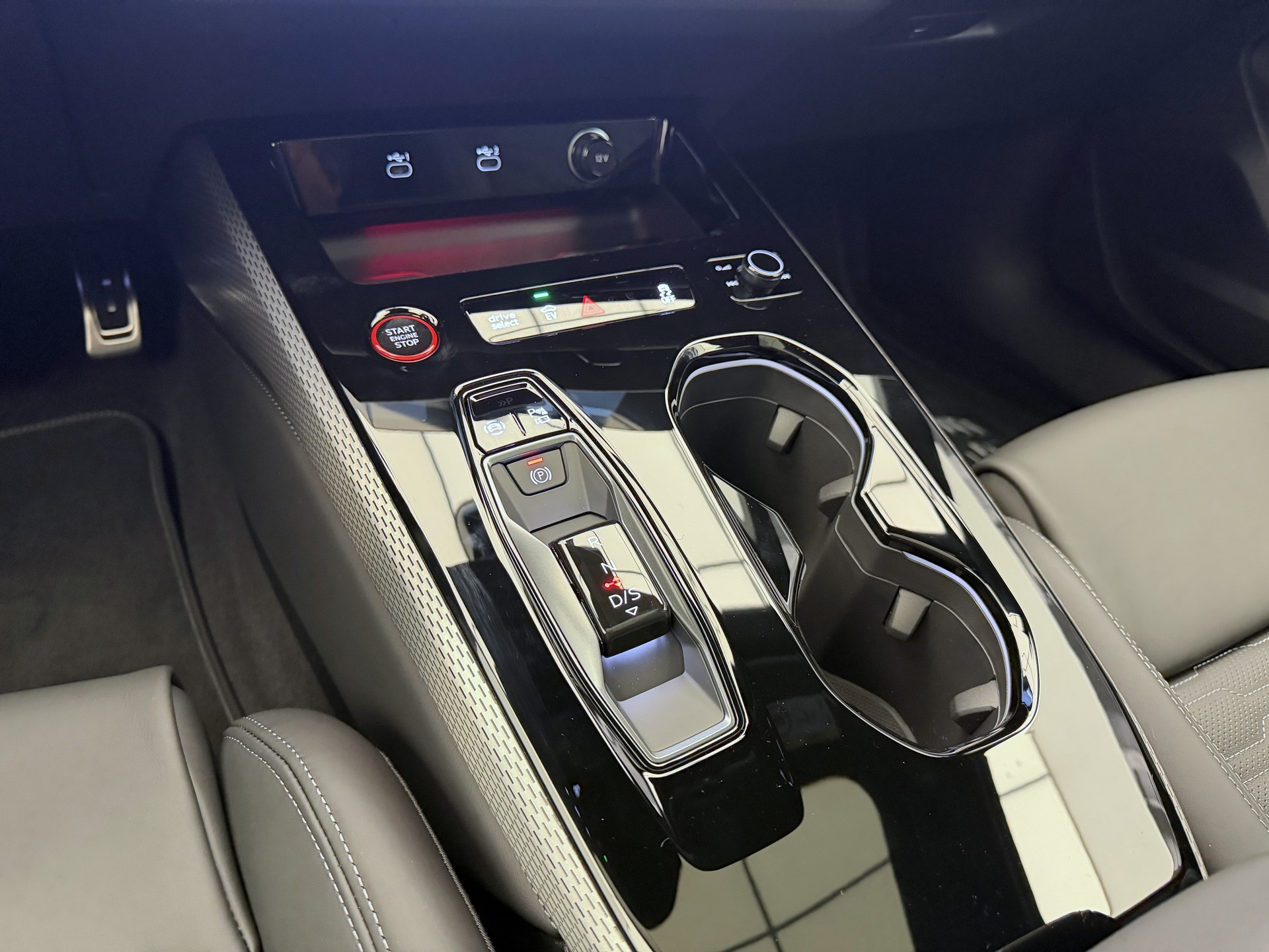 AUDI RS 5 Avant TFSI 470 kW Tiptronic quattro-image-14