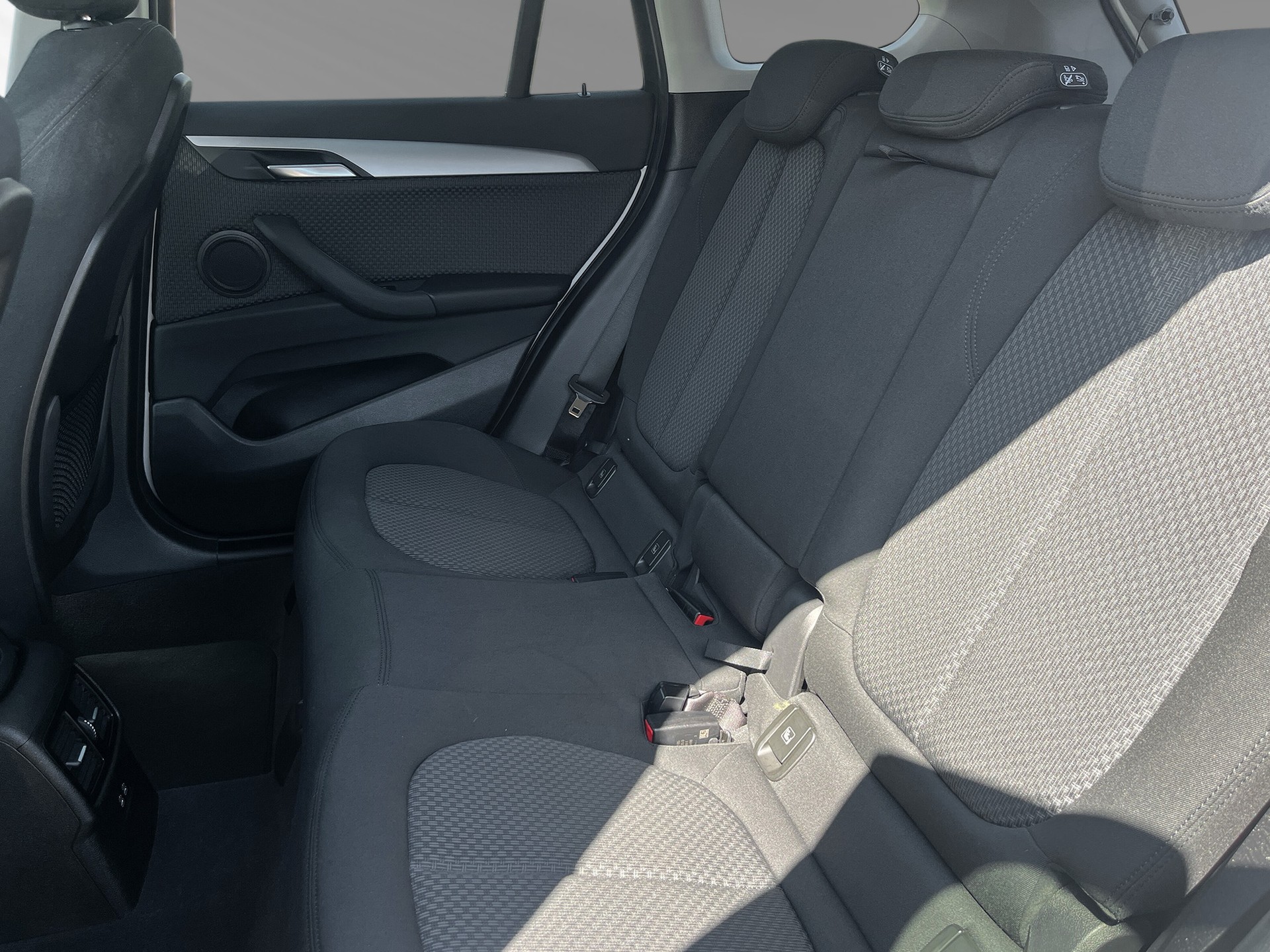 BMW X1 sDrive 18i-image-6