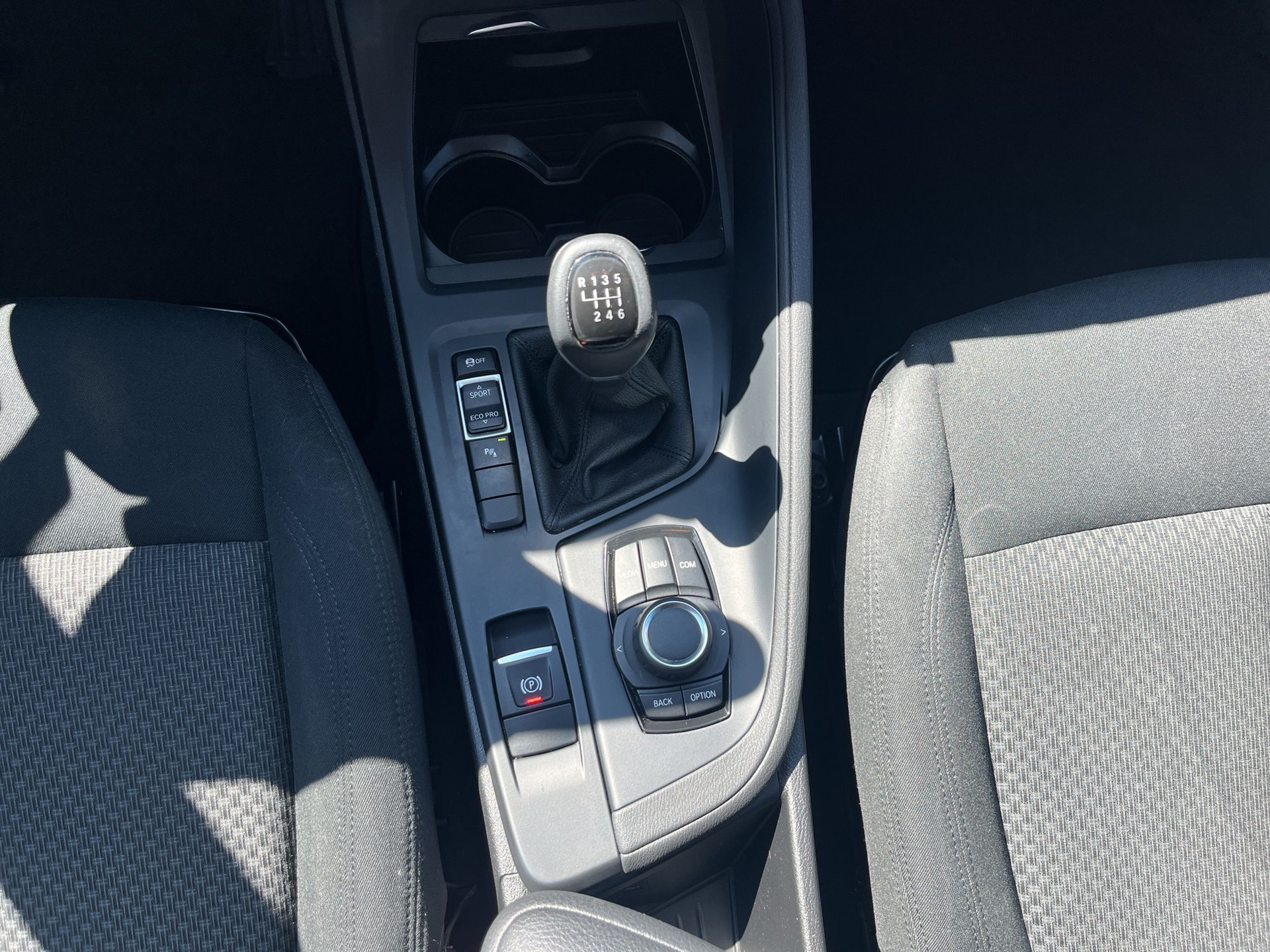 BMW X1 sDrive 18i-image-12