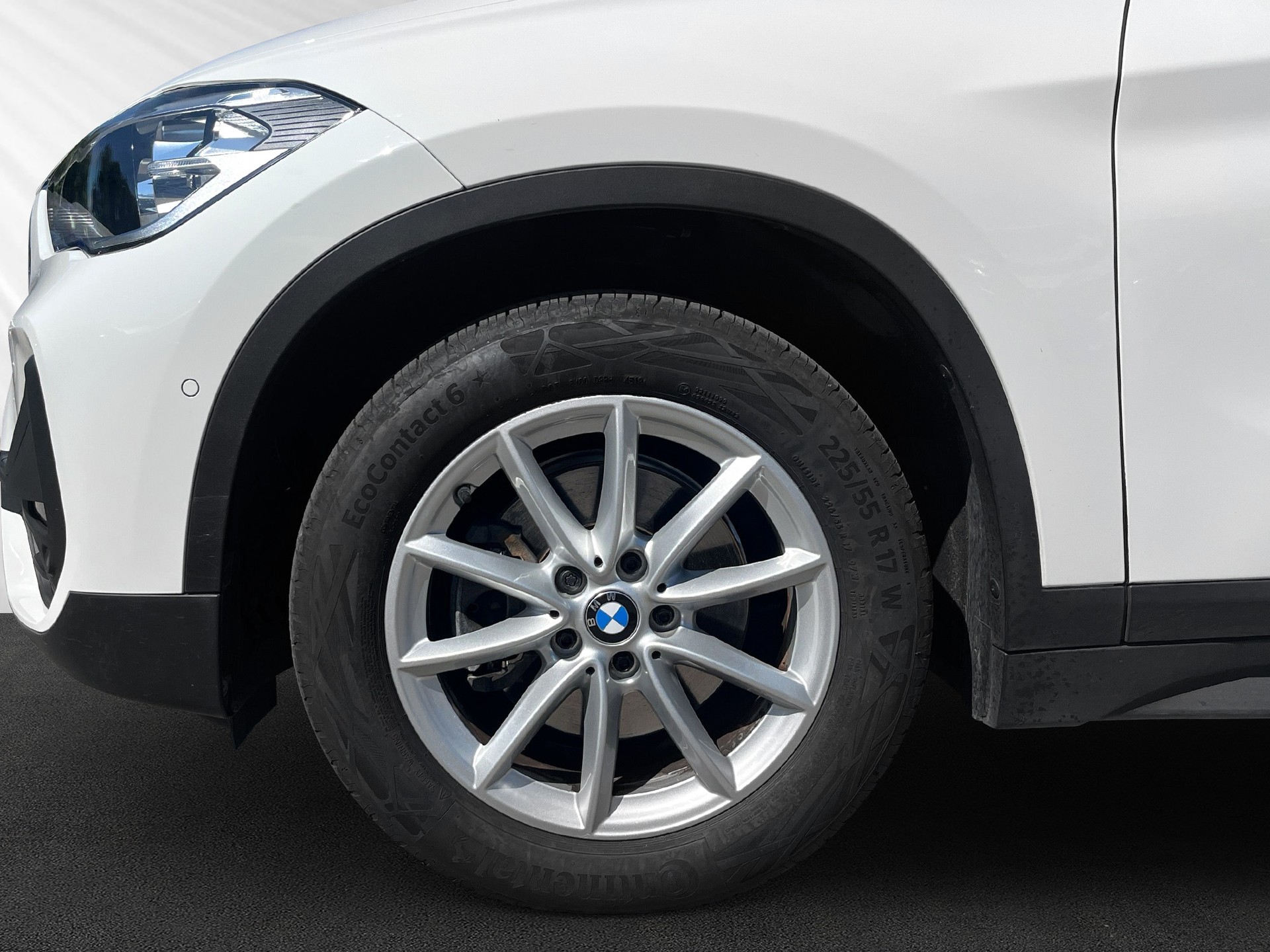 BMW X1 sDrive 18i-image-8