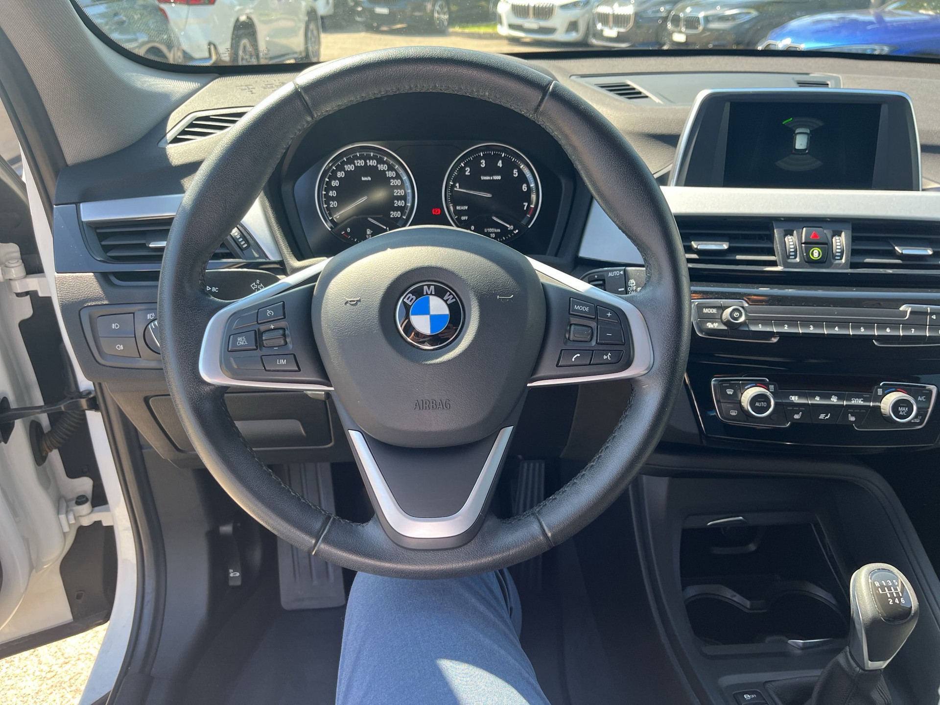 BMW X1 sDrive 18i-image-11