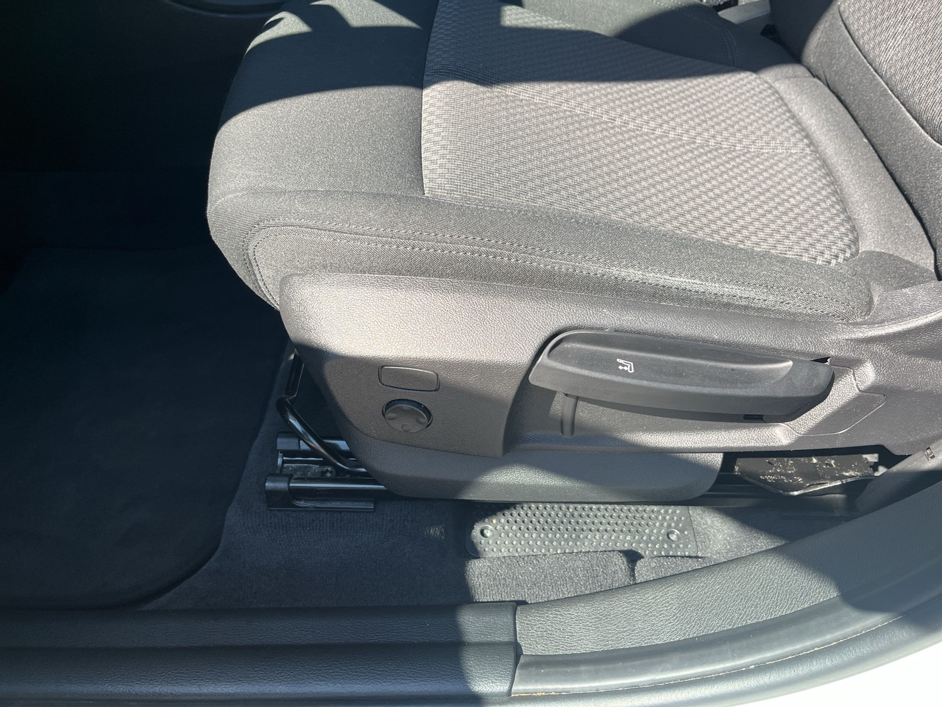 BMW X1 sDrive 18i-image-18