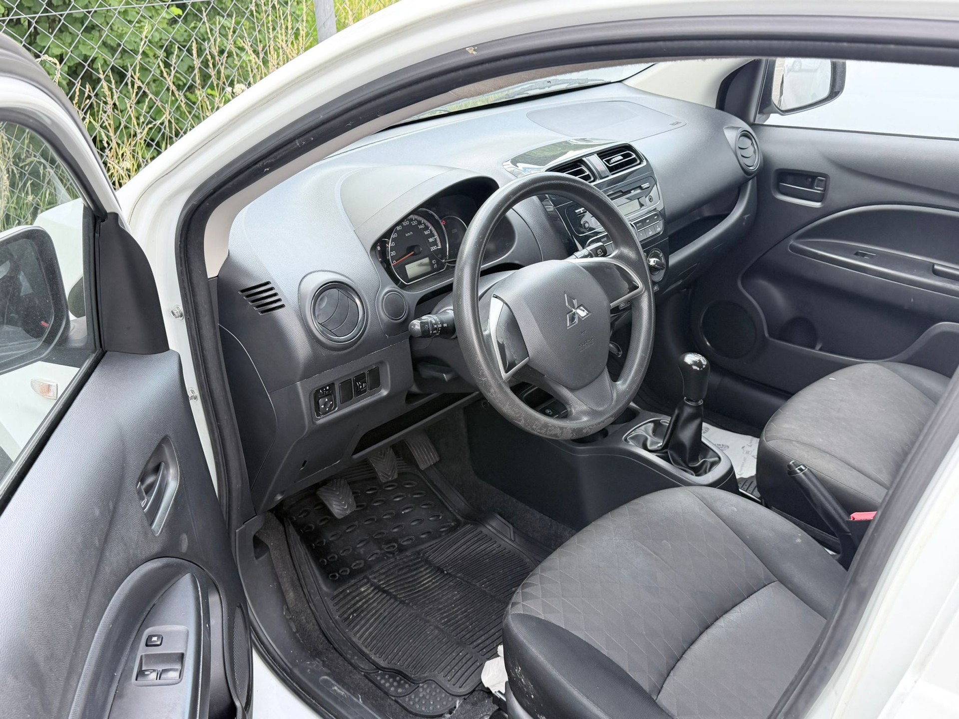 MITSUBISHI Space Star 1.0 Entry-image-9