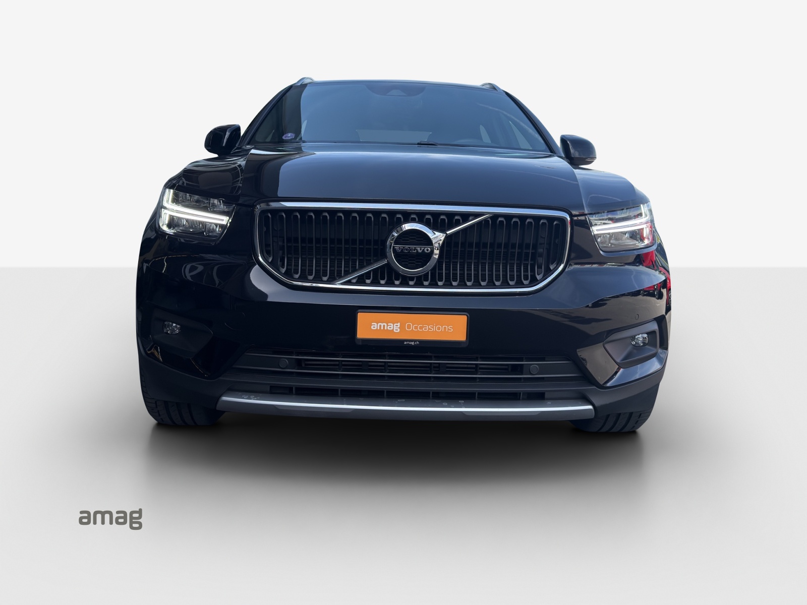 VOLVO XC40 T2 Momentum-image-6
