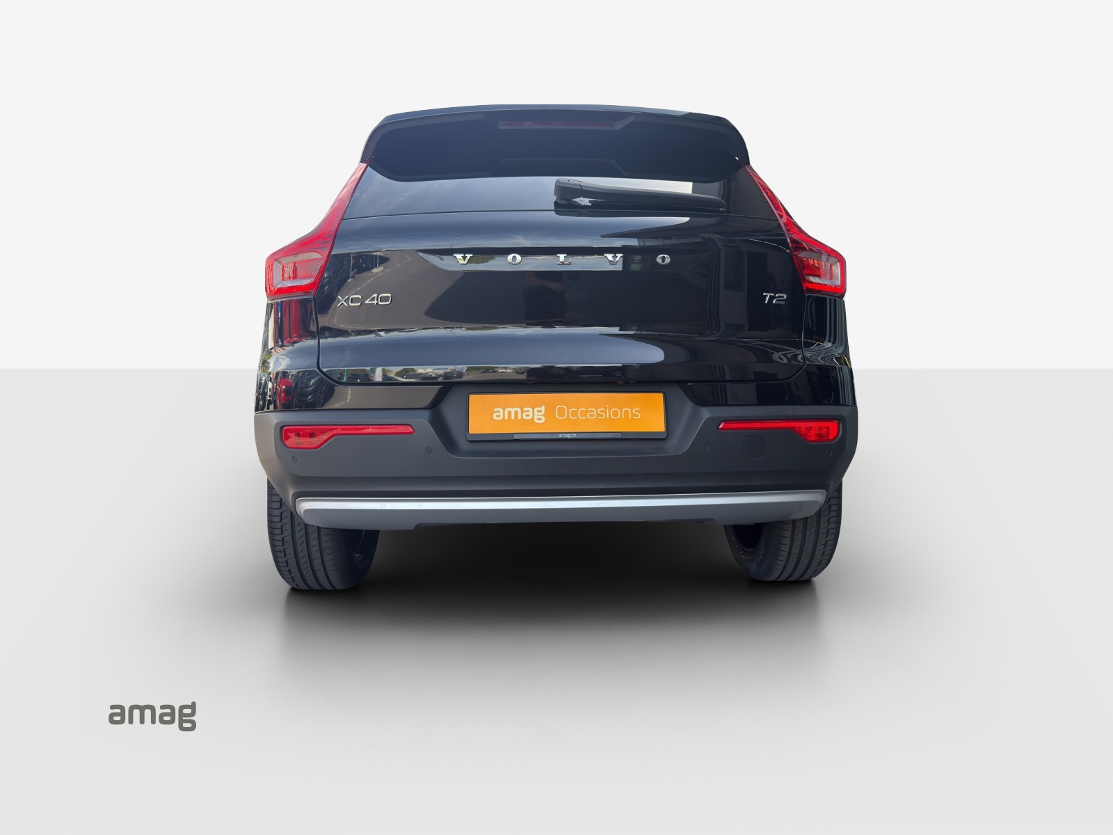 VOLVO XC40 T2 Momentum-image-3