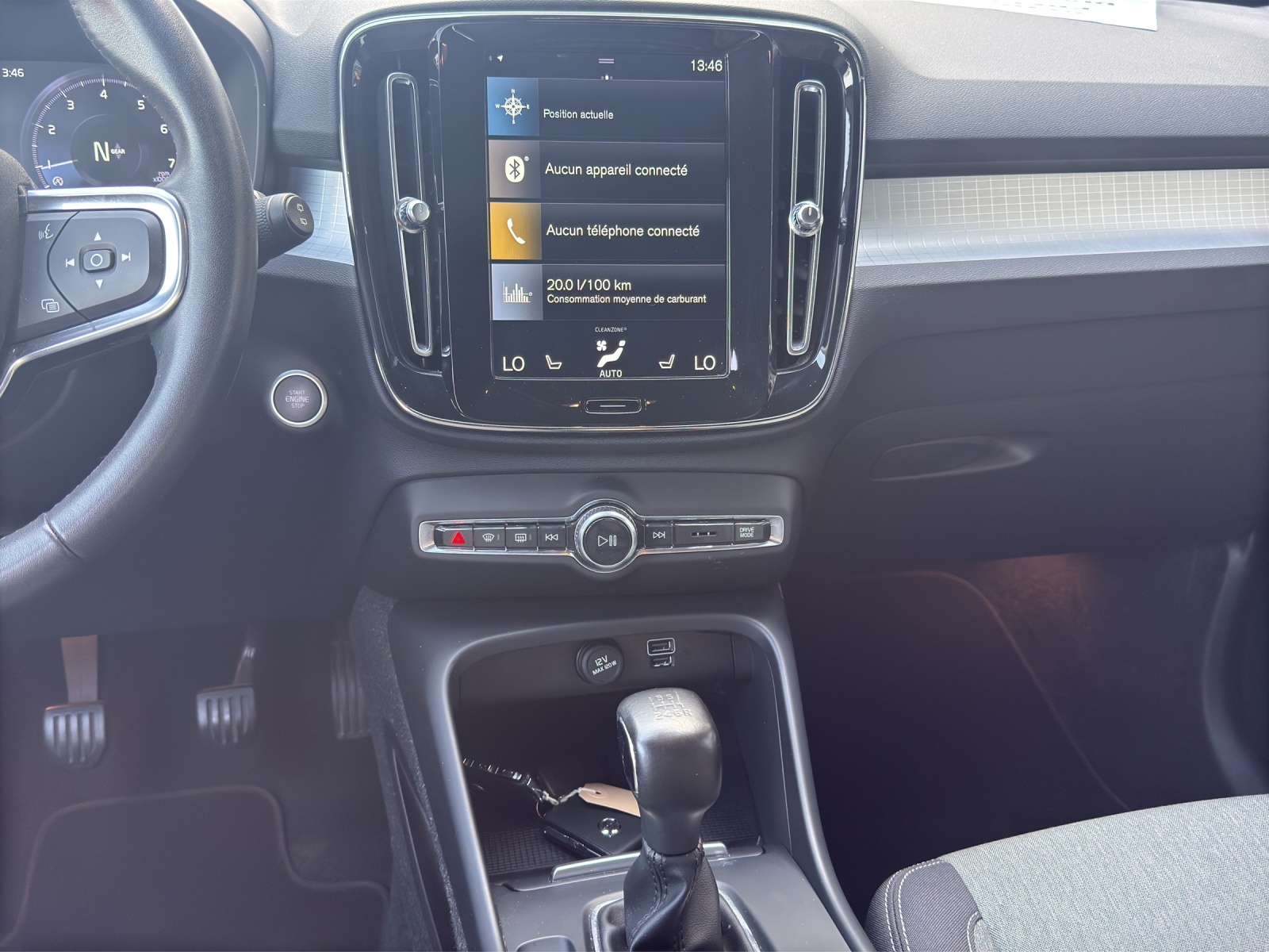 VOLVO XC40 T2 Momentum-image-10