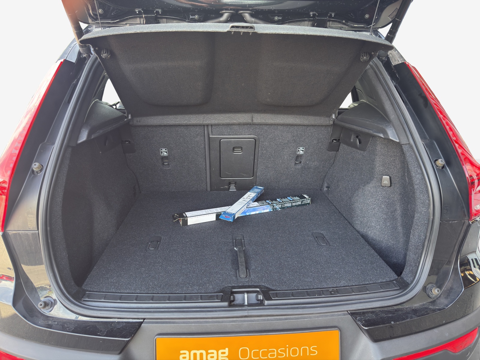 VOLVO XC40 T2 Momentum-image-12