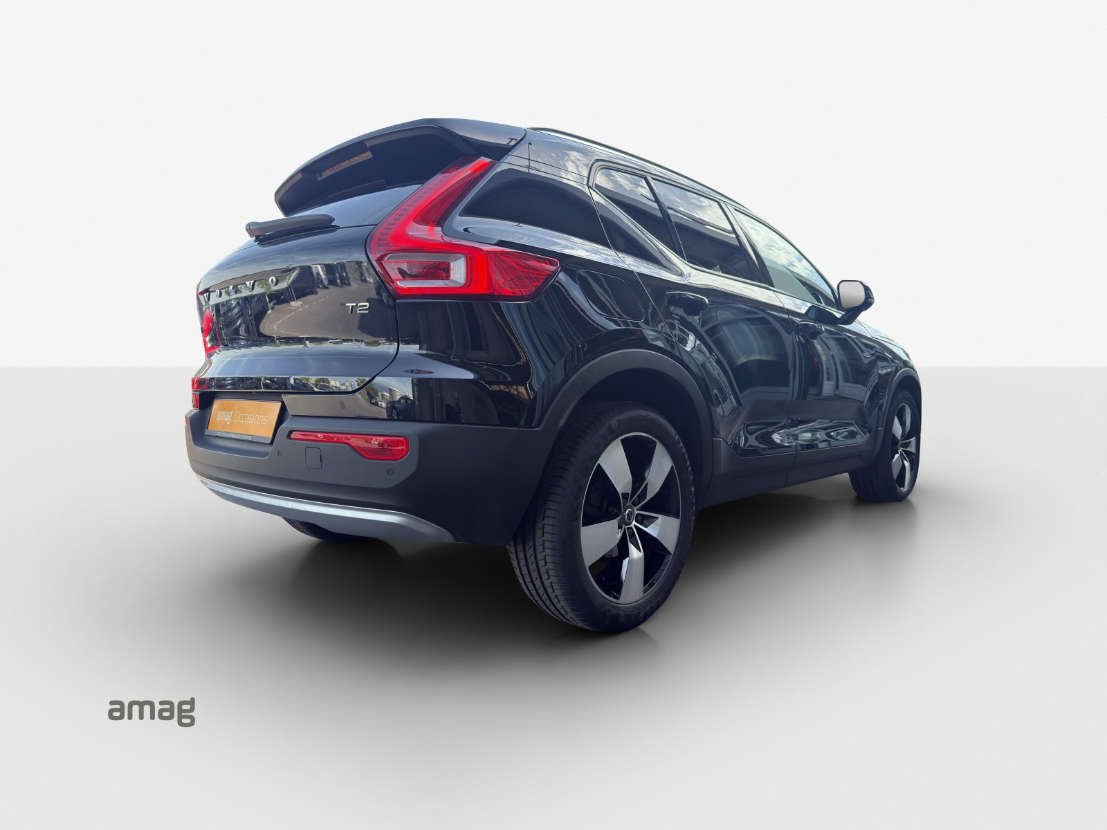 VOLVO XC40 T2 Momentum-image-4