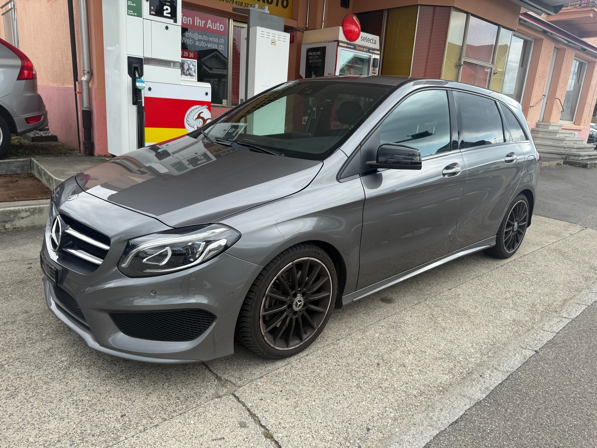MERCEDES-BENZ B 220 CDI Swiss Star Edition Style 4Matic 7G-DCT-image-0