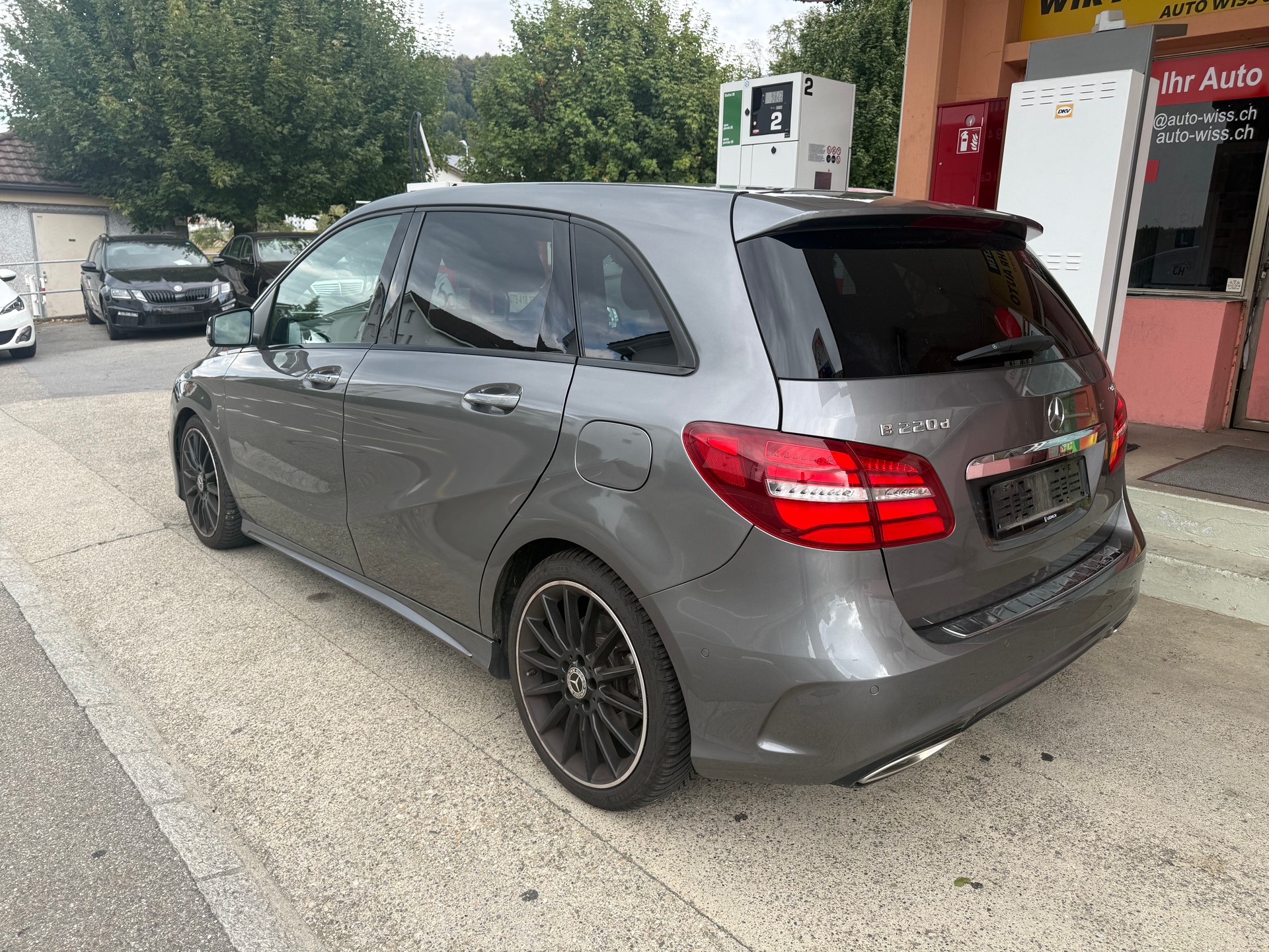 MERCEDES-BENZ B 220 CDI Swiss Star Edition Style 4Matic 7G-DCT-image-5