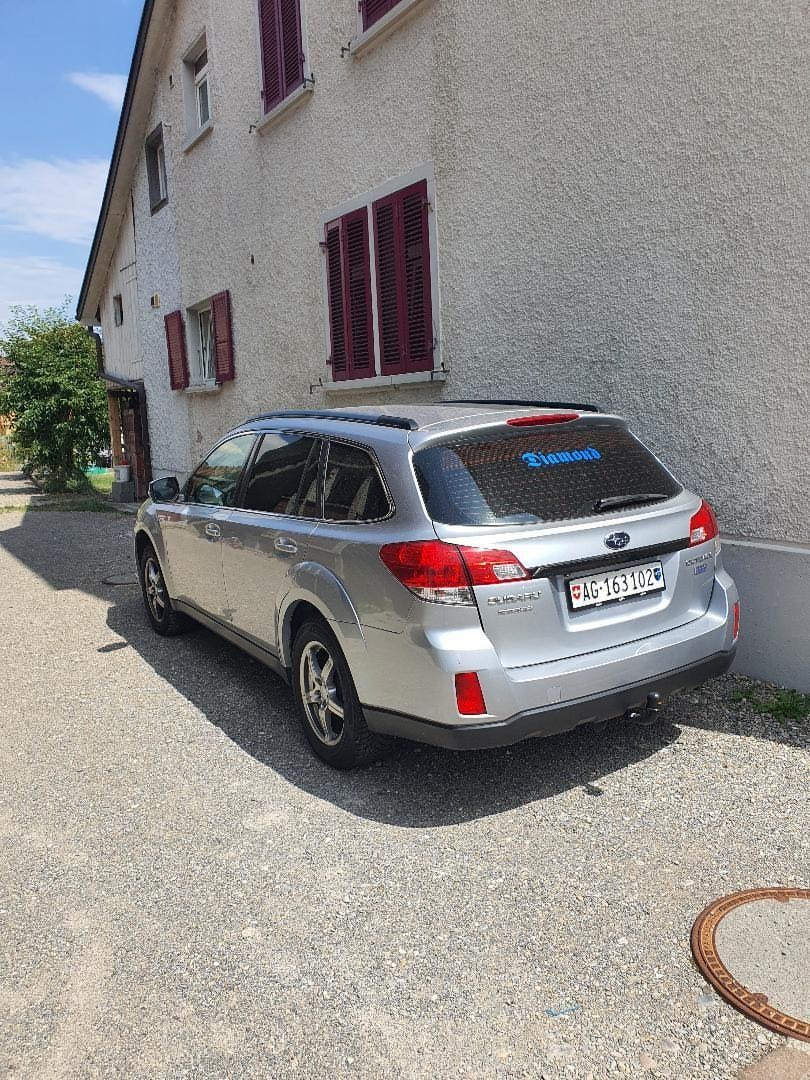 SUBARU Outback 2.0D Advantage AWD Lineartronic-image-3