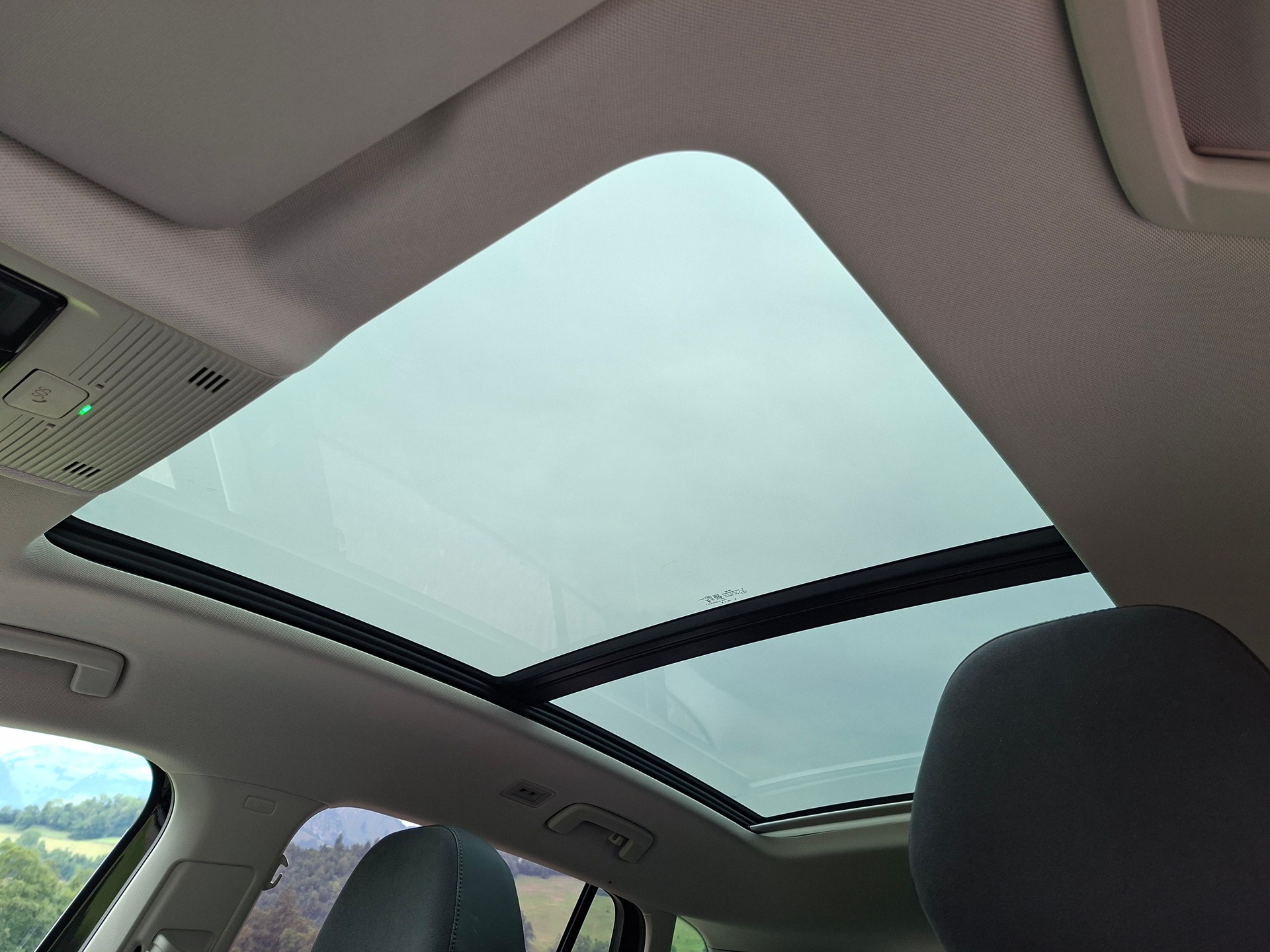 VW Tiguan 2.0 TSI DSG Elegance 4Motion *Panormadach+Anhängerkupplung*-image-6