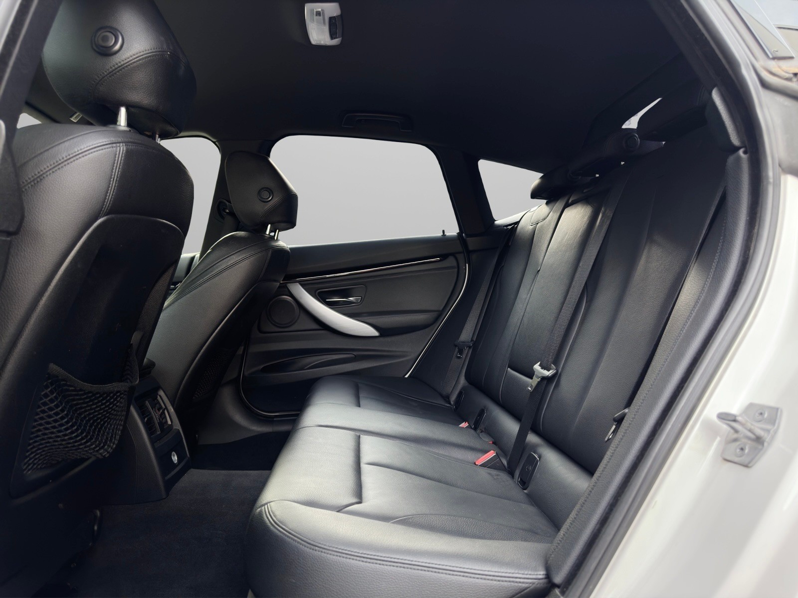 BMW 320d GT Steptronic-image-10