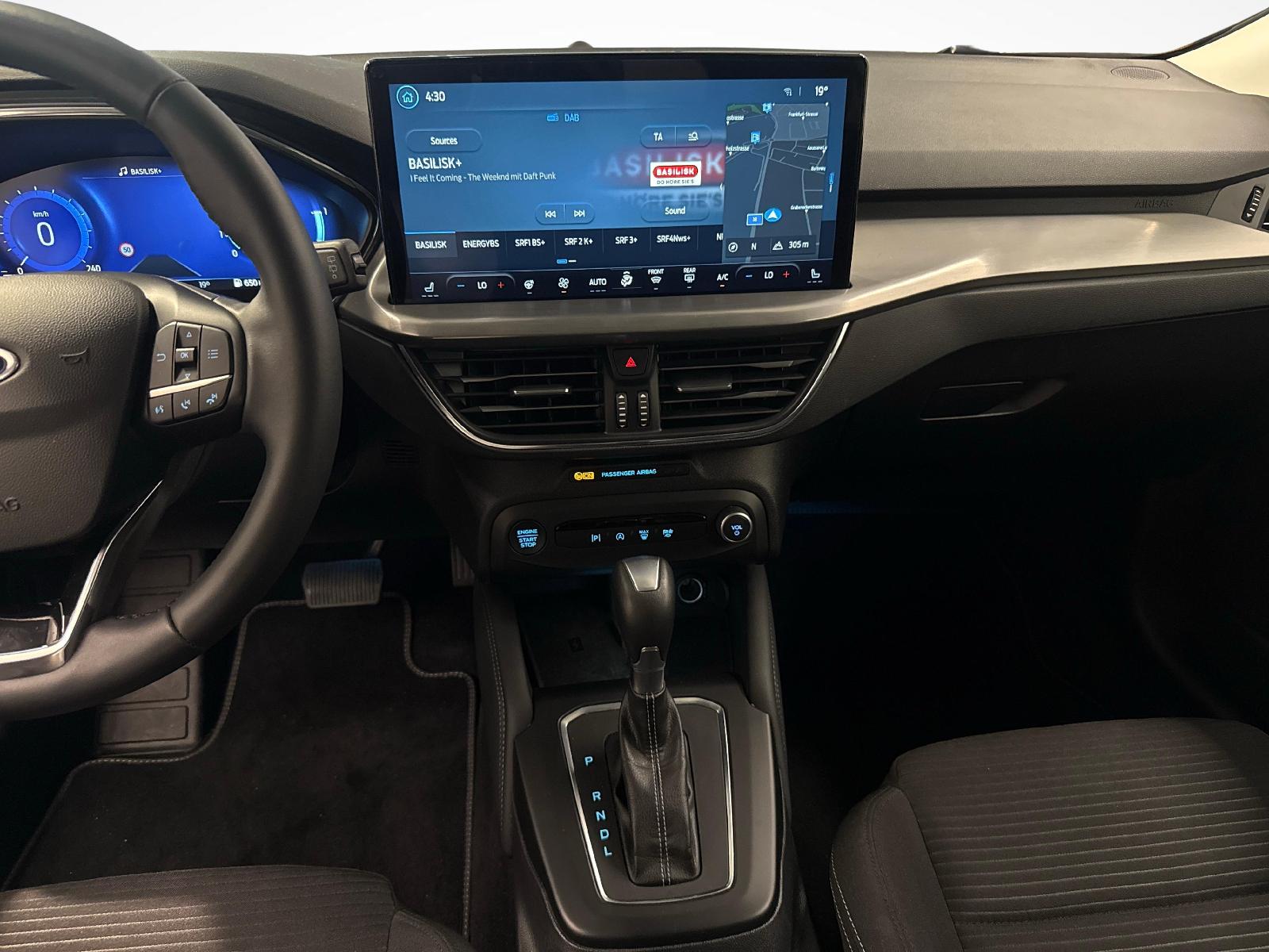 FORD Focus 1.0i EcoB Hybrid 155 Titanium X-image-14