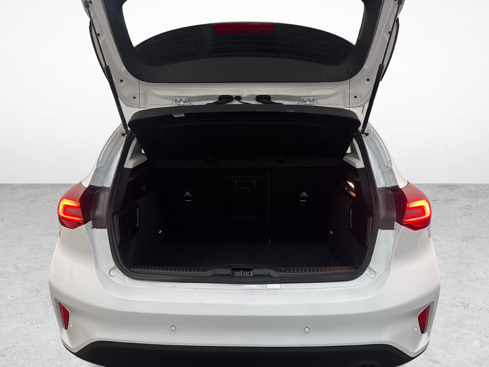 FORD Focus 1.0i EcoB Hybrid 155 Titanium X-image-11