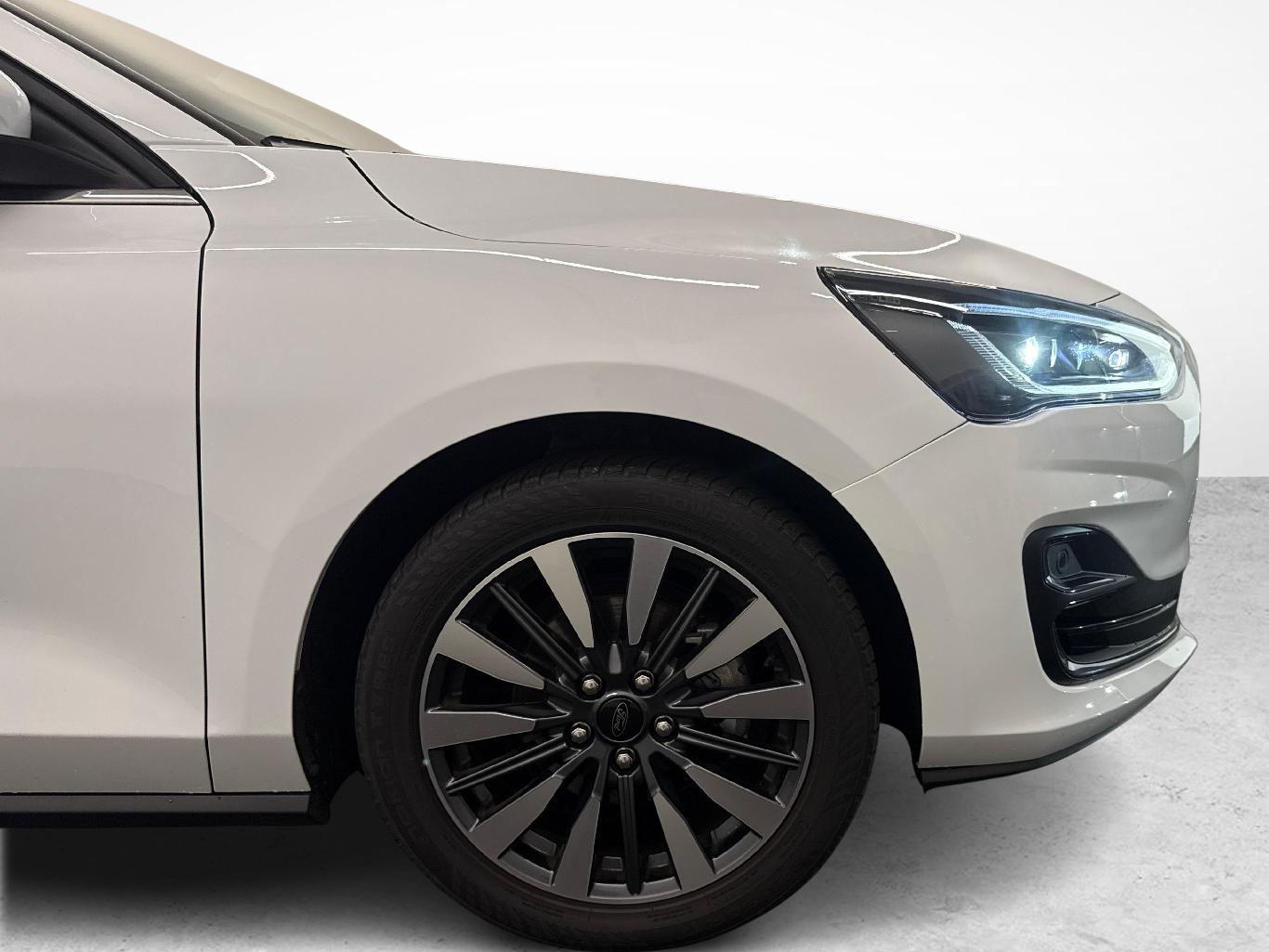 FORD Focus 1.0i EcoB Hybrid 155 Titanium X-image-12