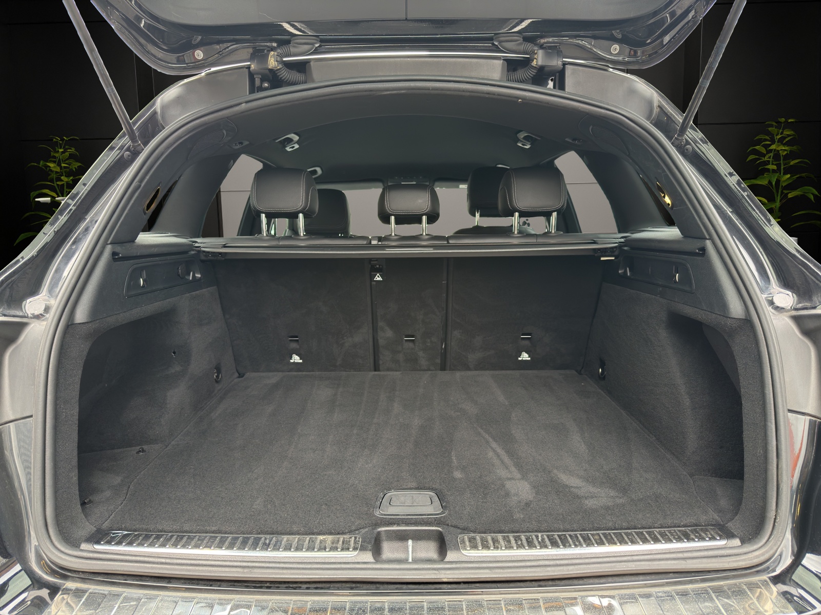 MERCEDES-BENZ GLC 200 AMG Line 4Matic-image-14