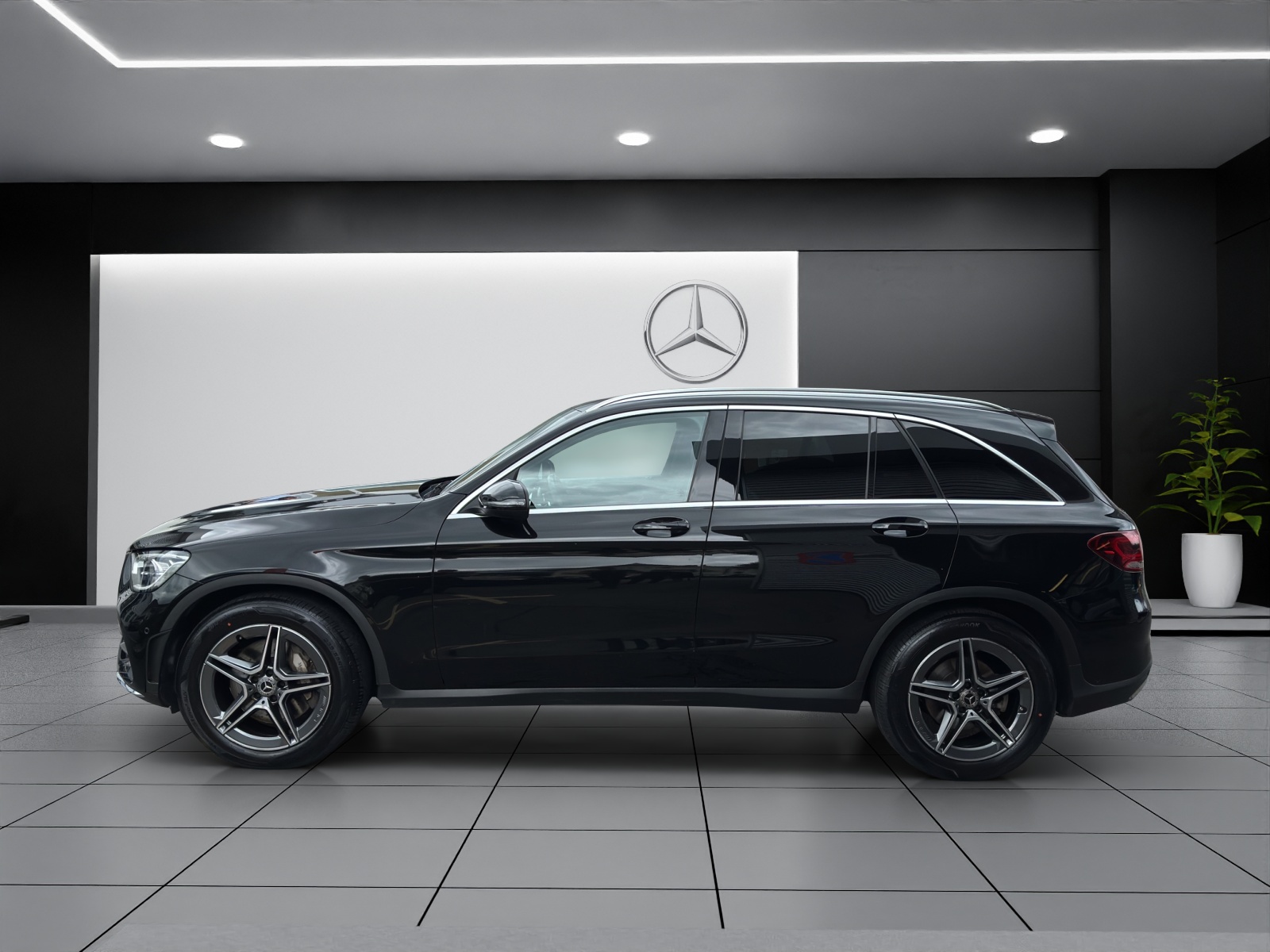 MERCEDES-BENZ GLC 200 AMG Line 4Matic-image-2