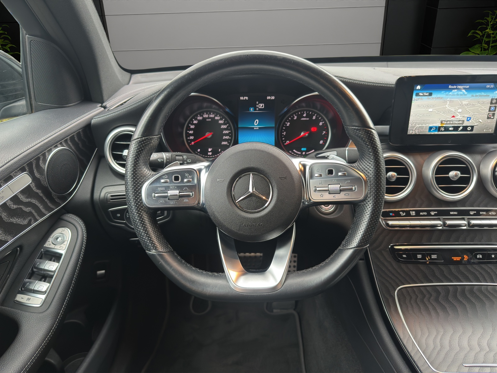 MERCEDES-BENZ GLC 200 AMG Line 4Matic-image-8