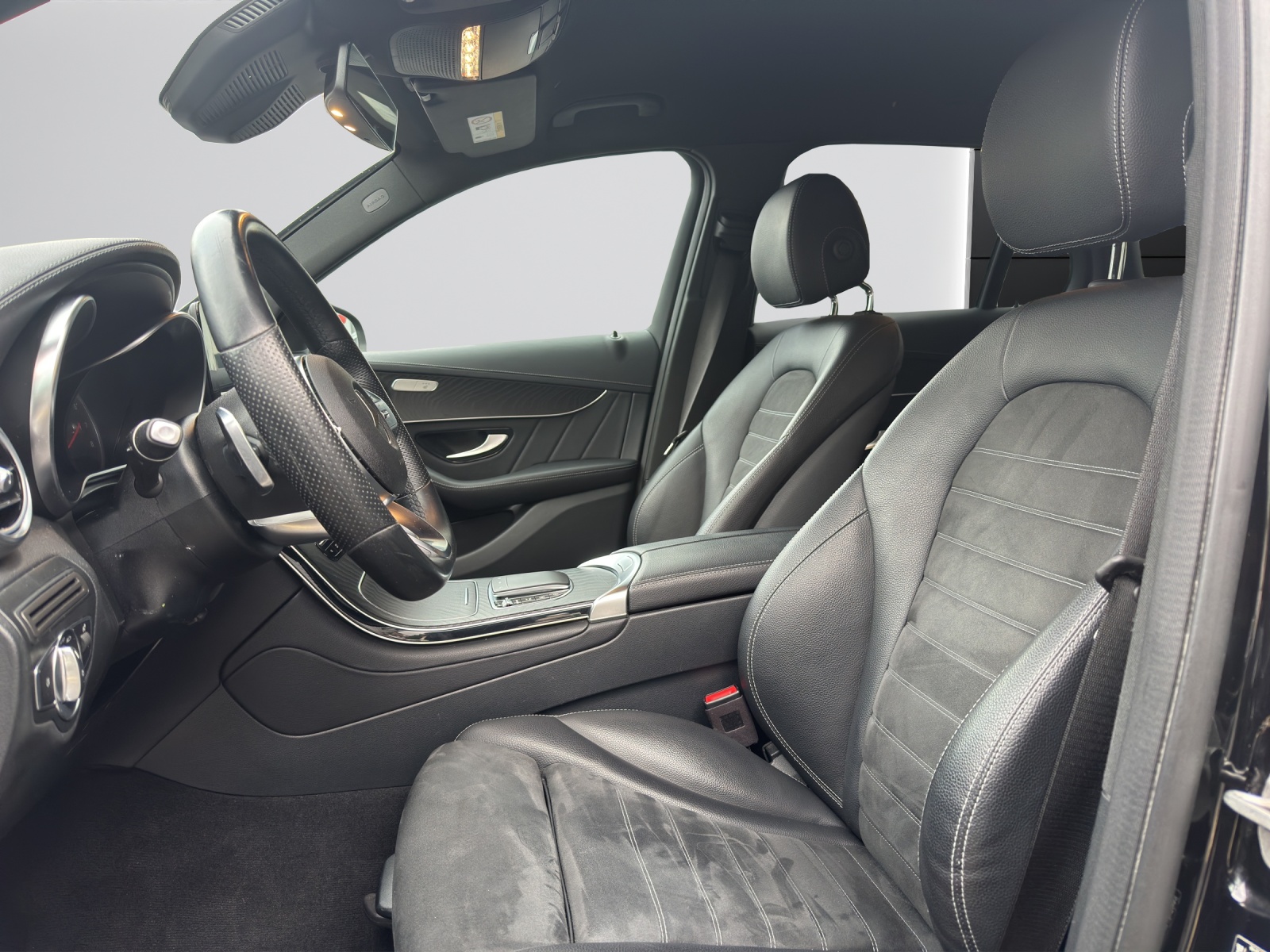 MERCEDES-BENZ GLC 200 AMG Line 4Matic-image-6