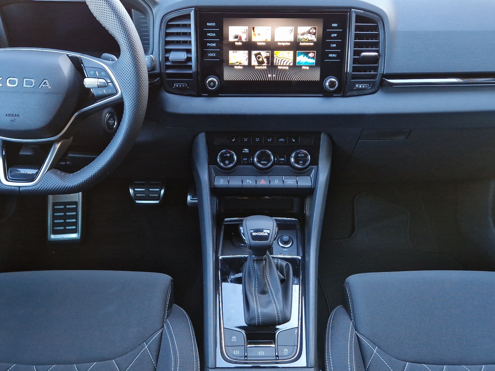 SKODA Karoq 1.5 TSI SportLine DSG-image-10